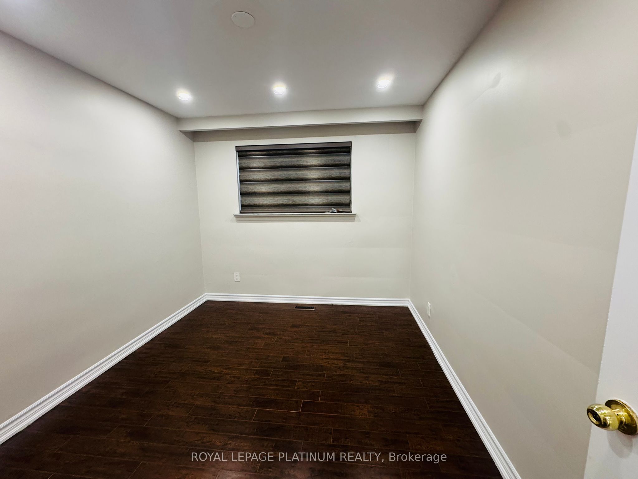 7073 Magic Court, Mississauga, ON L4T 3A2 photo 5