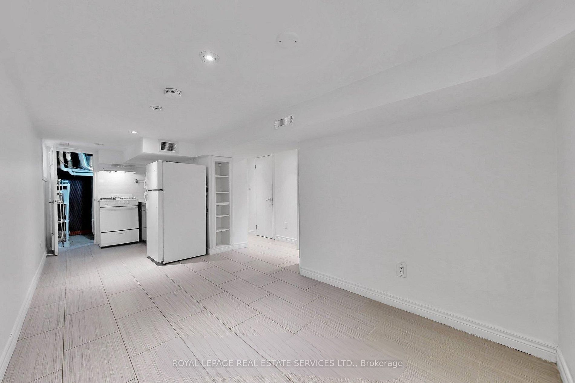 119 Essex Street Lower, Toronto, ON M6G 1T4 photo 2