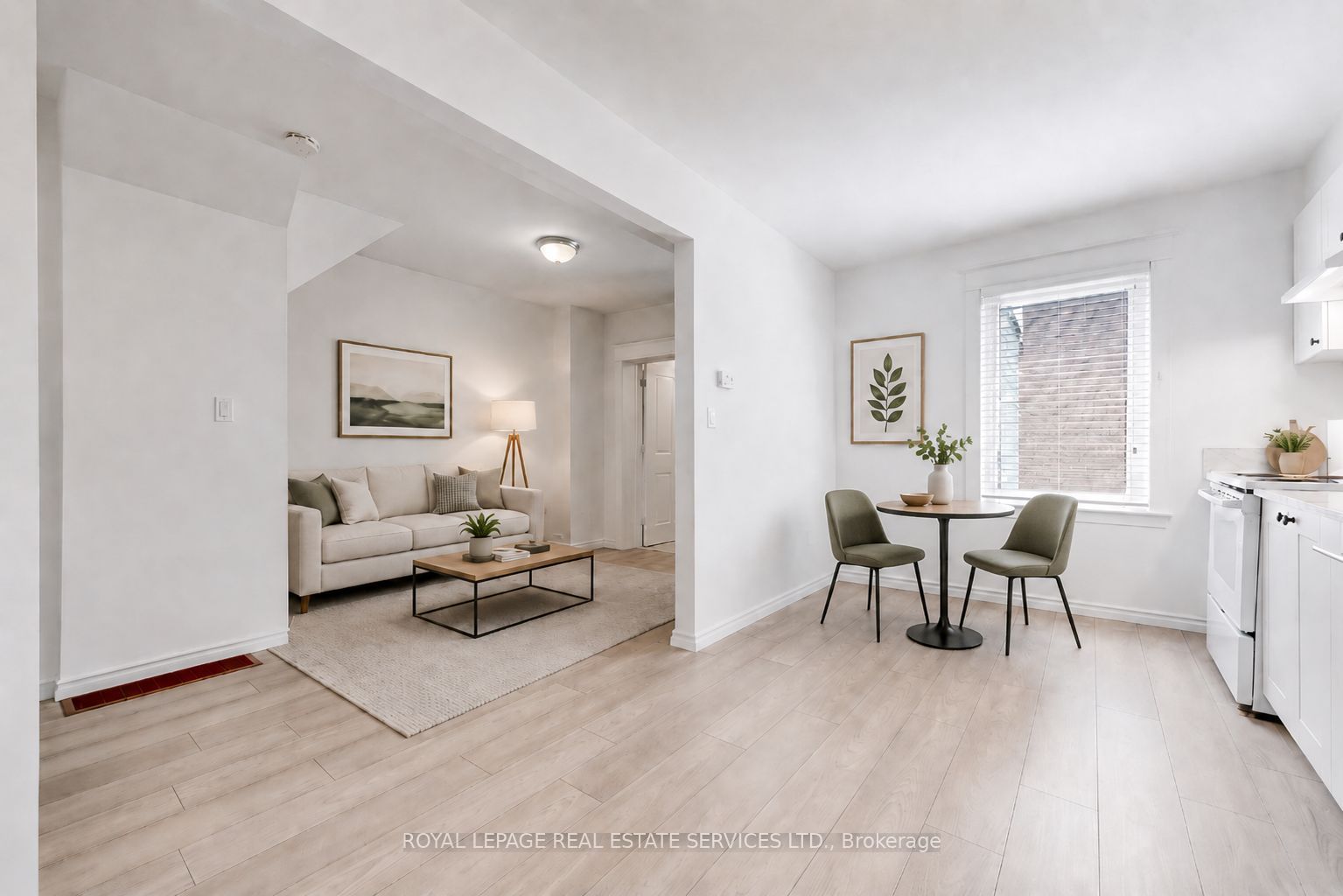 119 Essex Street Main, Toronto, ON M6G 1T4