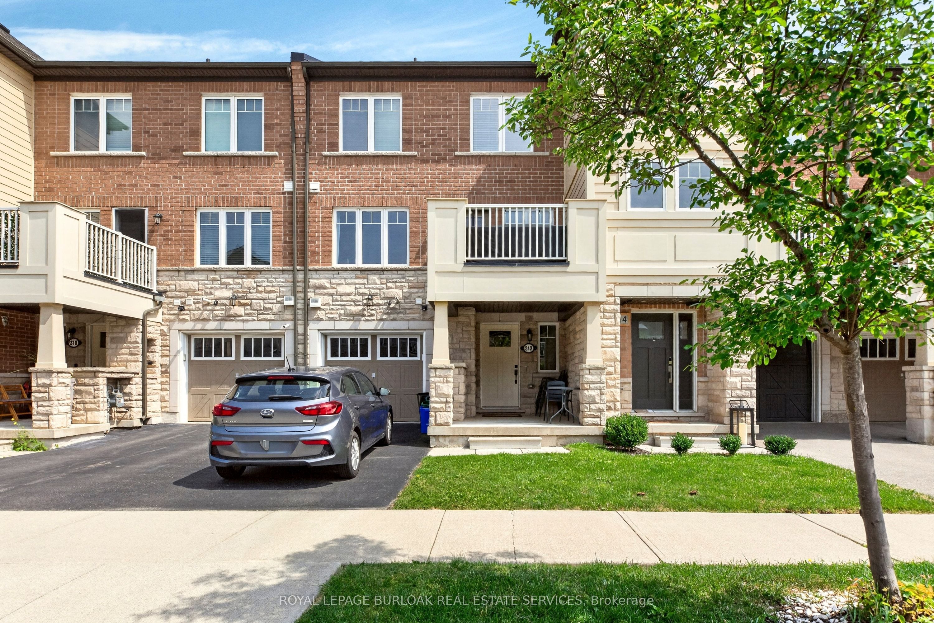312 Jemima Drive, Oakville, ON L6M 0V6
