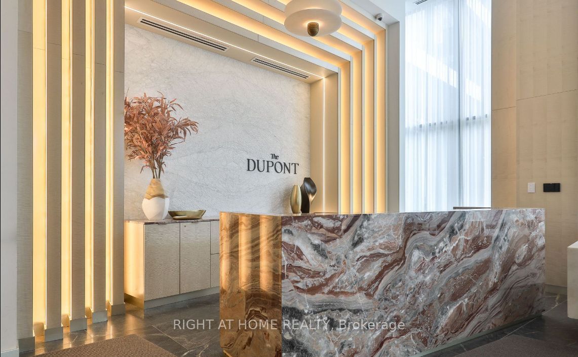 858 Dupont Street N PH22, Toronto, ON M6G 0C1 photo 4