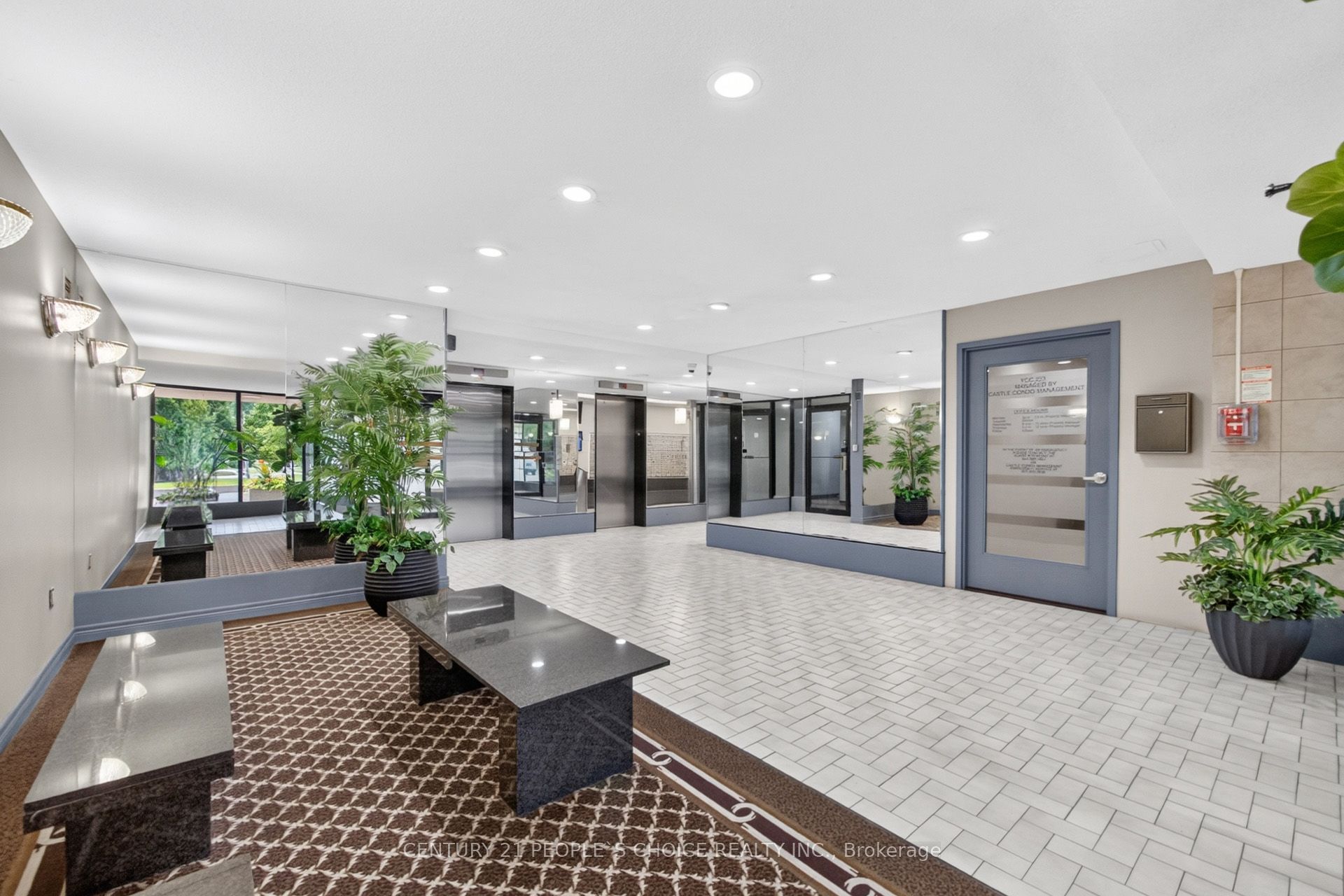 2825 Islington Avenue 814, Toronto, ON M9L 2K1 photo 2