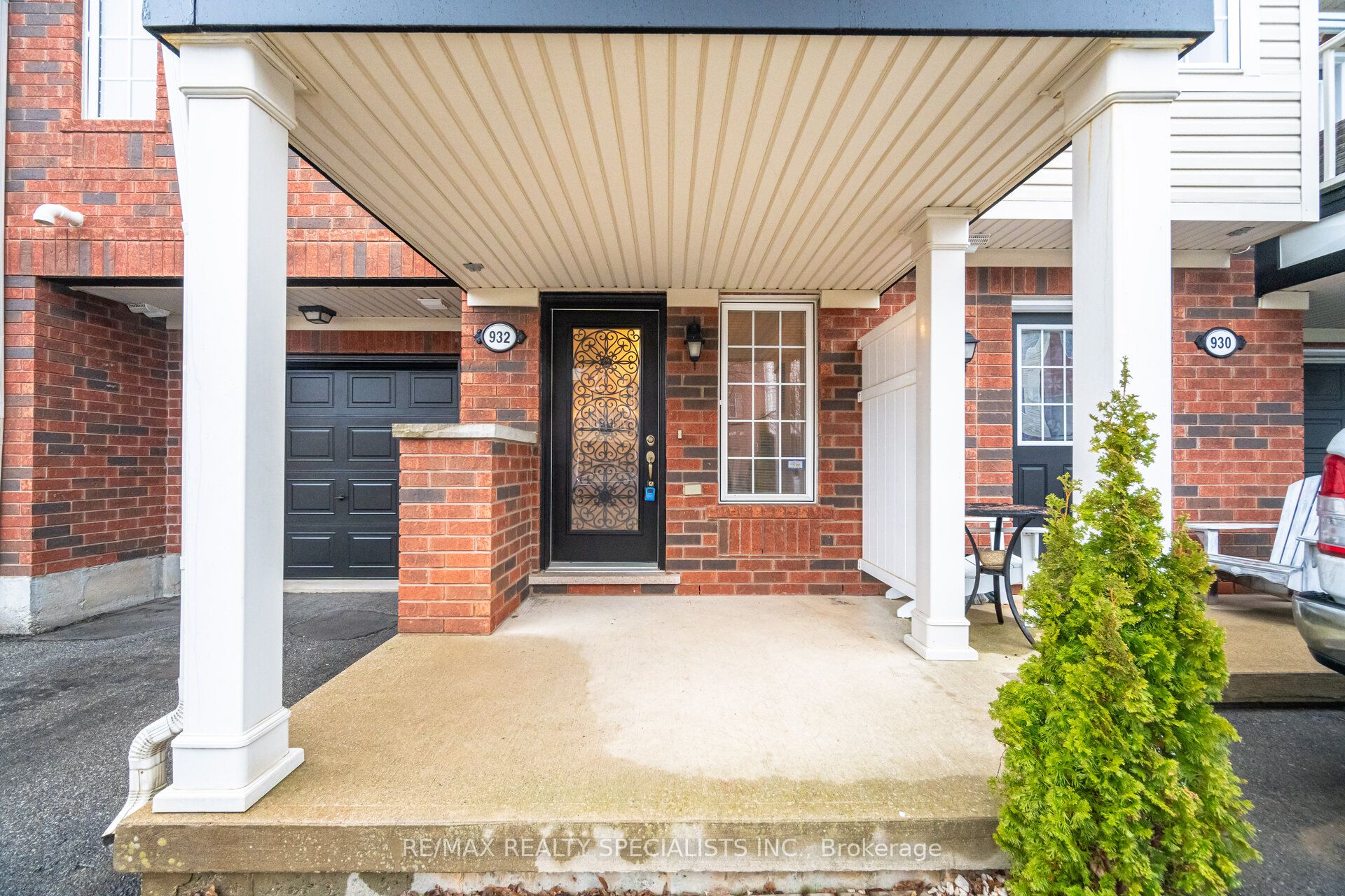 932 Sprague Place, Milton, ON L9T 0K8 photo 2