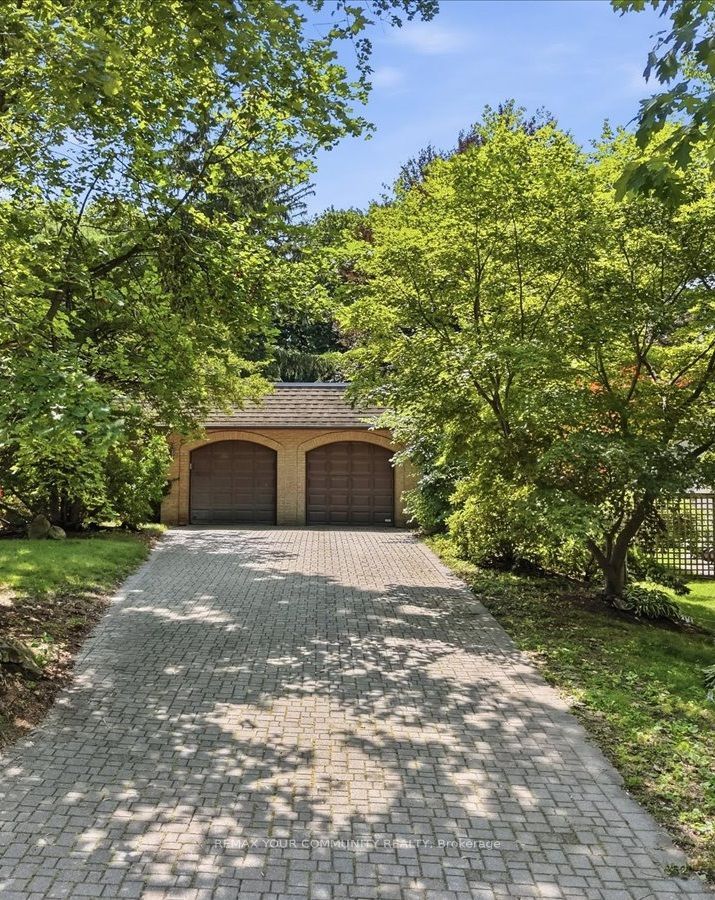 1528 Knareswood Drive, Mississauga, ON L5H 2M1 photo 2