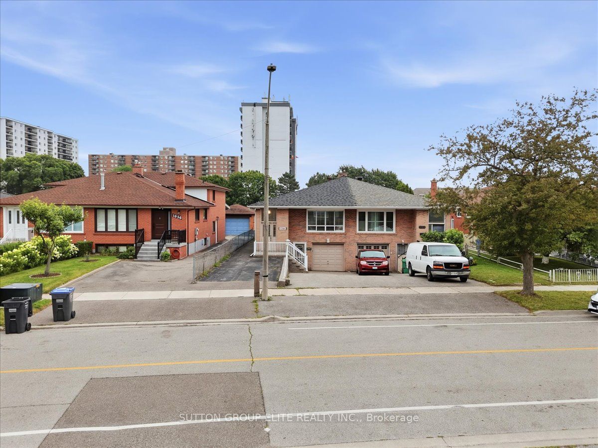 1060 Claredale Road, Mississauga, ON L5G 1T6 photo 2