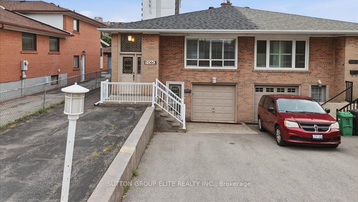 1060 Claredale Road, Mississauga, ON L5G 1T6 photo 3