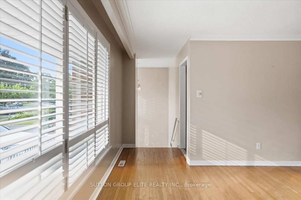 1060 Claredale Road, Mississauga, ON L5G 1T6 photo 4