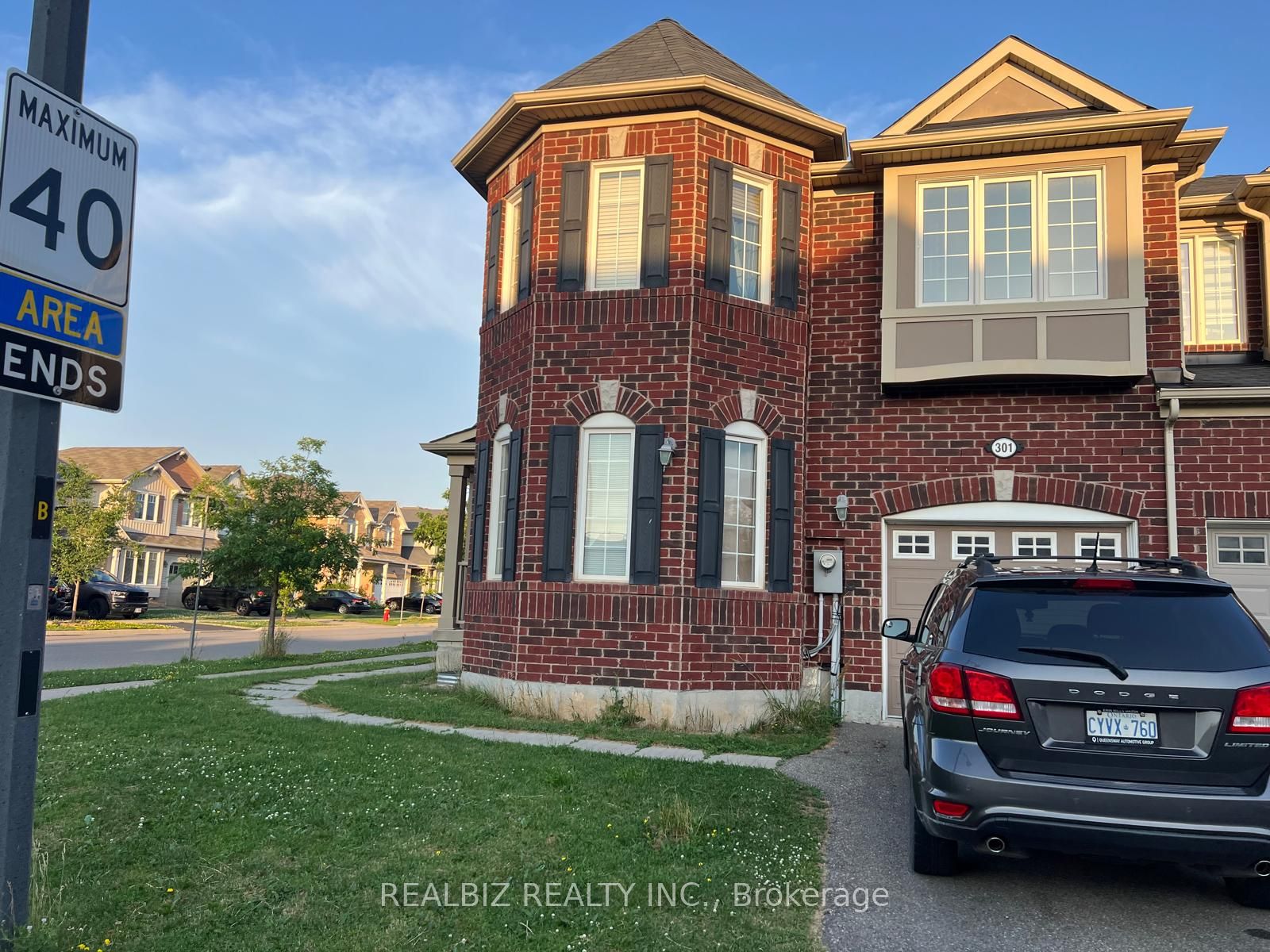 301 Chuchmach Close, Milton, ON L9T 8B3