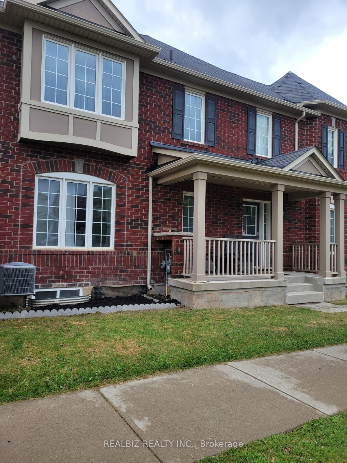 301 Chuchmach Close, Milton, ON L9T 8B3 photo 2