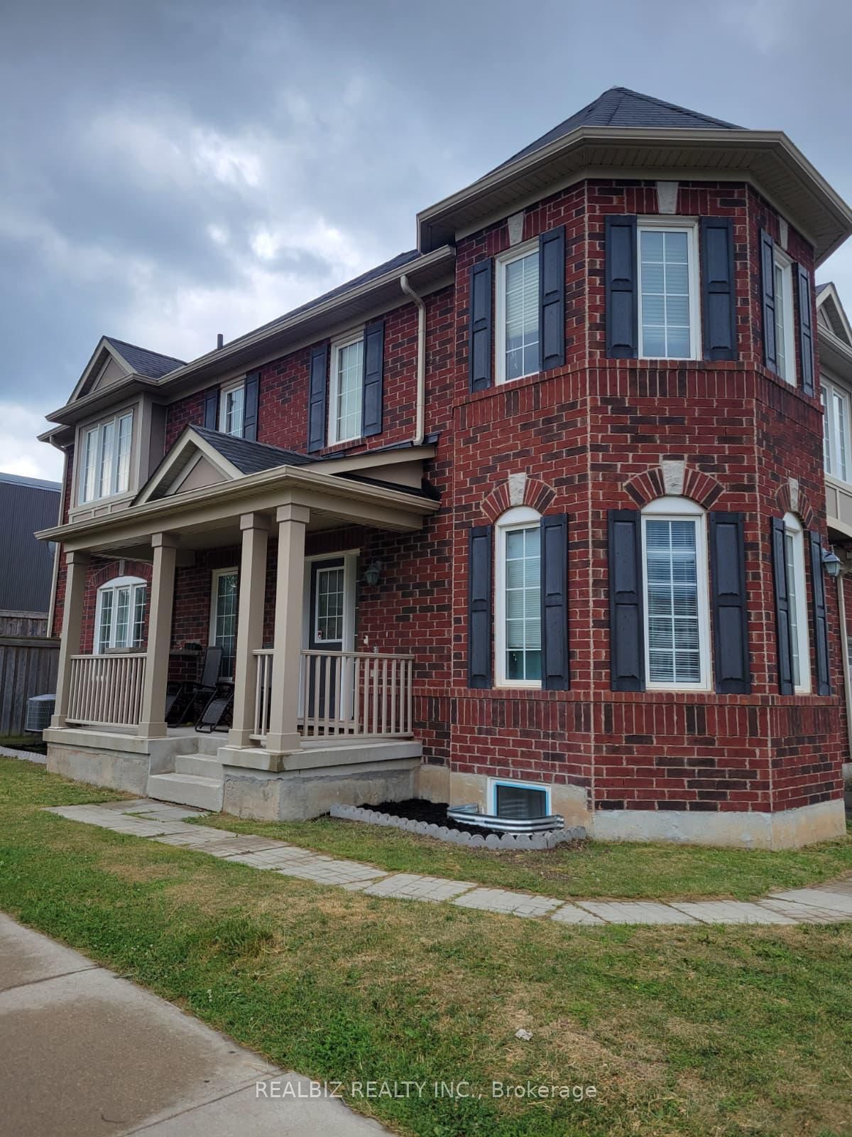 301 Chuchmach Close, Milton, ON L9T 8B3 photo 3