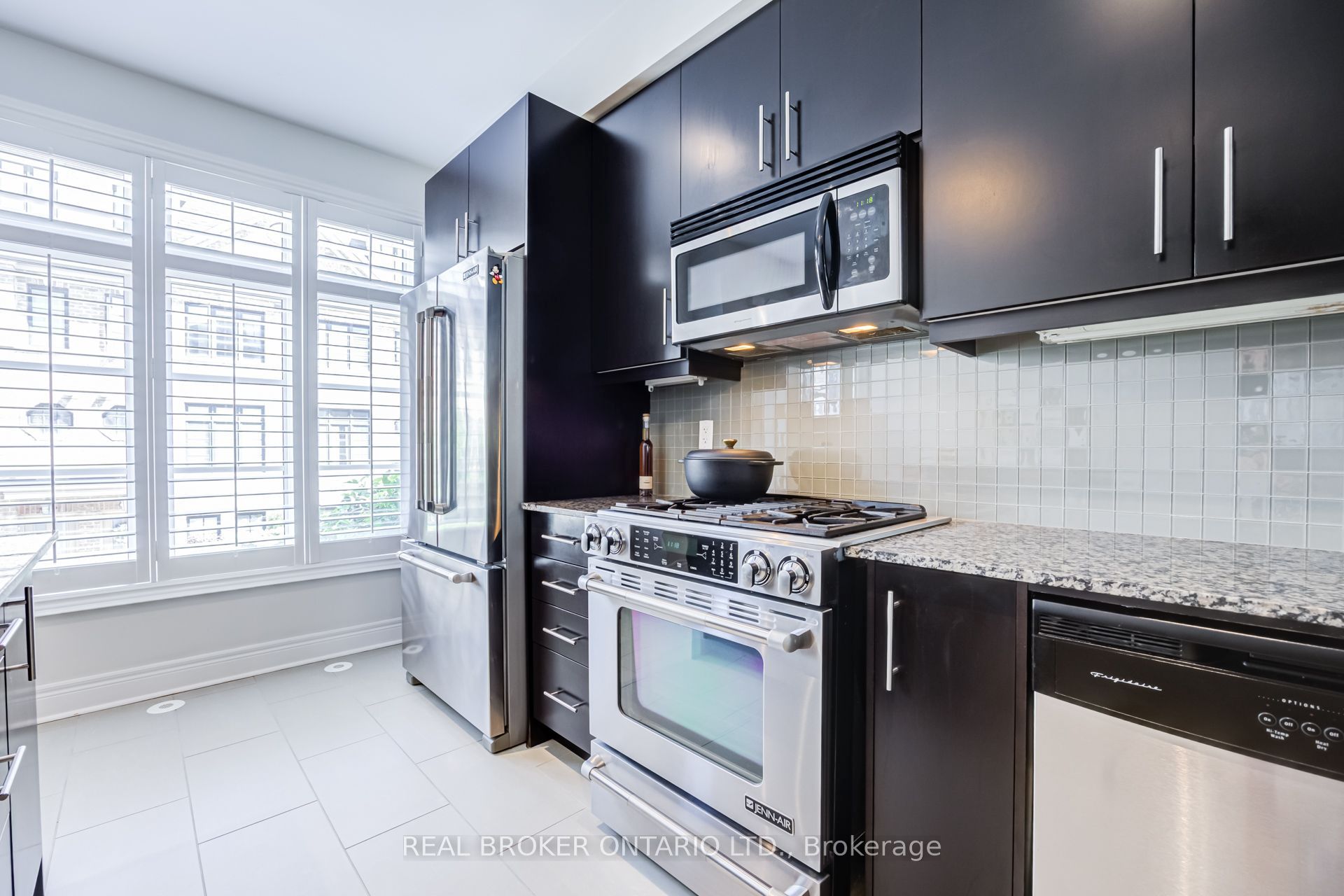 39 Ruby Lang Lane, Toronto, ON M8Z 0B8 photo 3