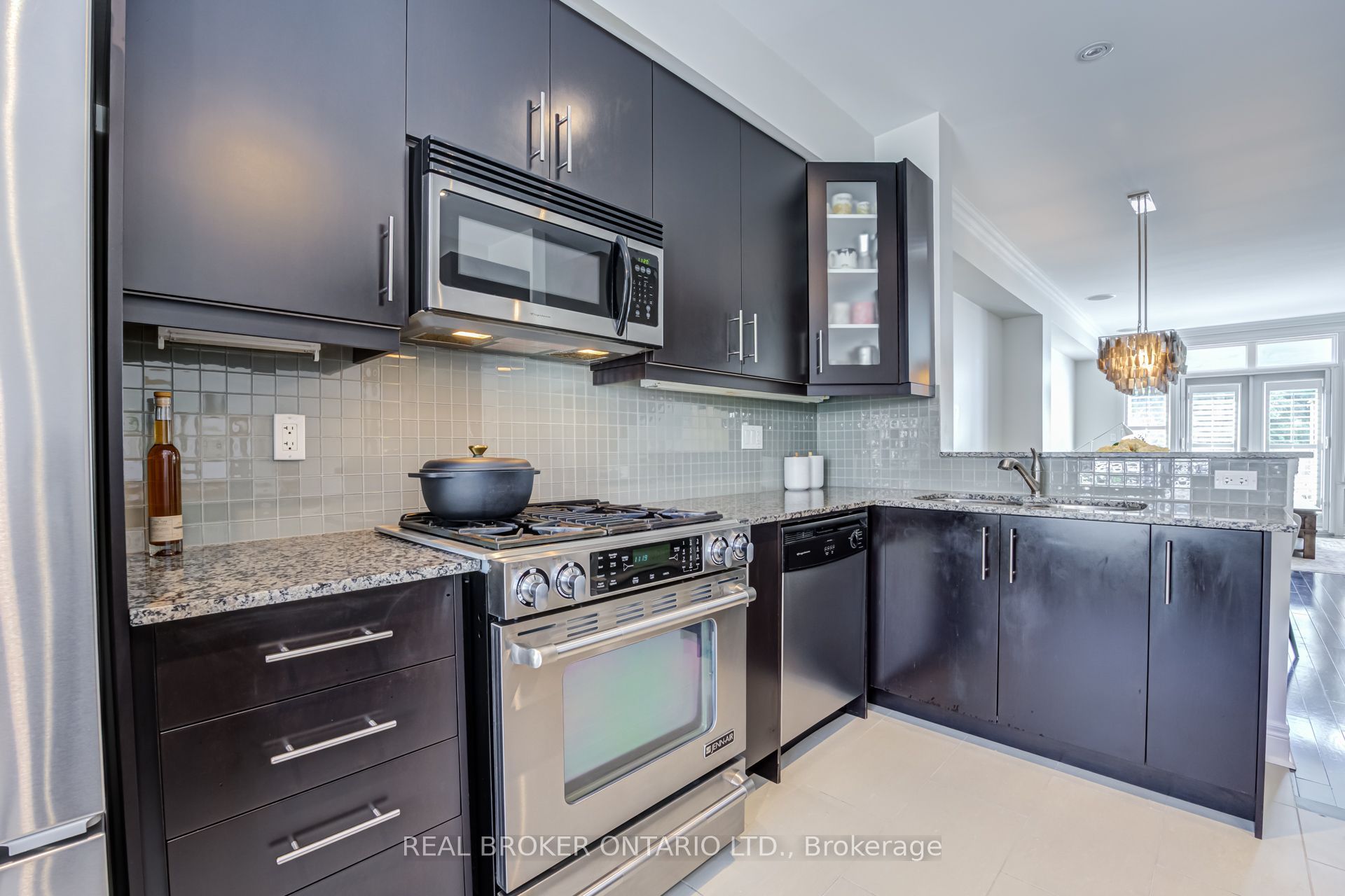 39 Ruby Lang Lane, Toronto, ON M8Z 0B8 photo 4