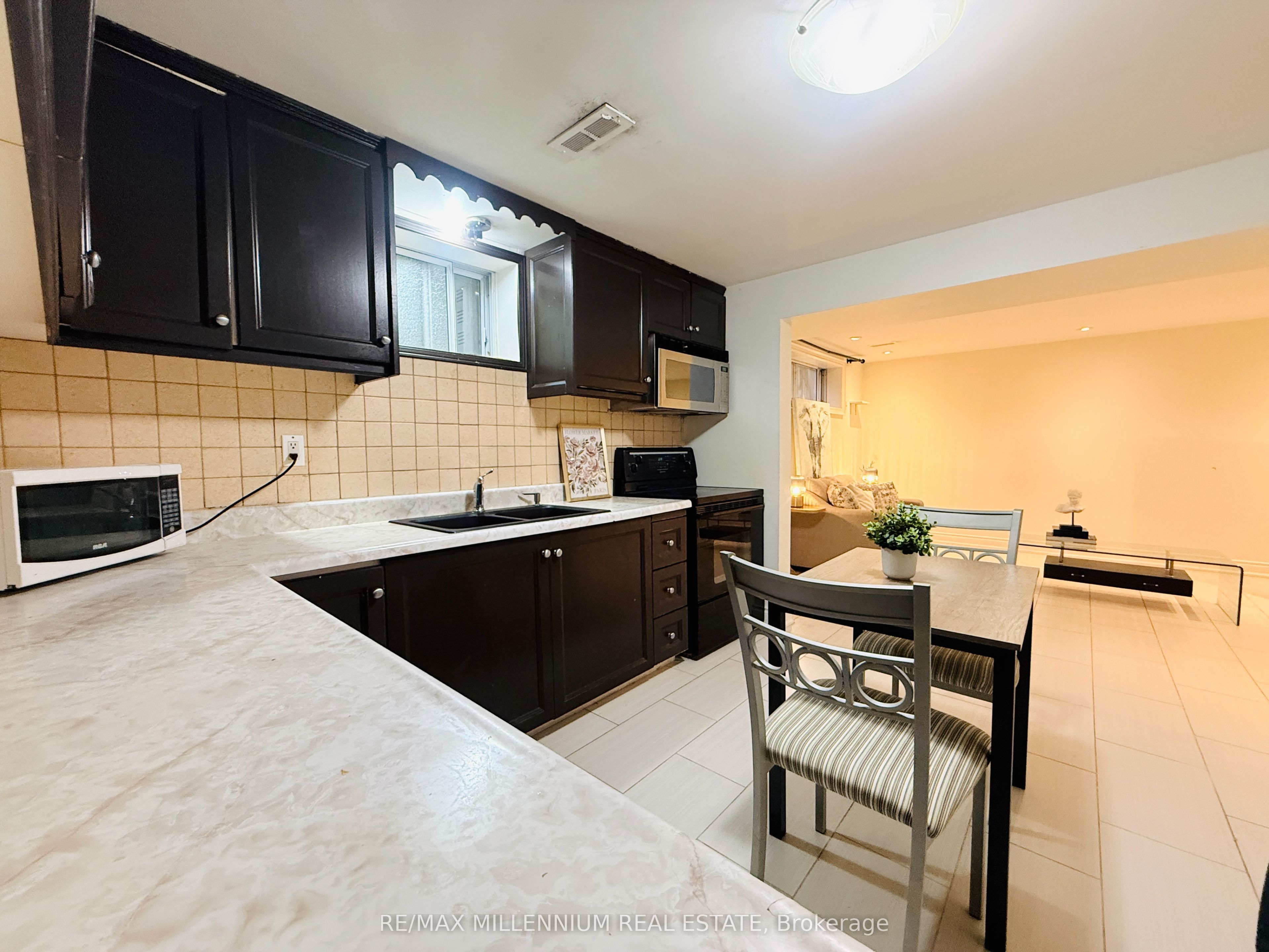 23 Monclova Road BSMT, Toronto, ON M3M 1N6 photo 2
