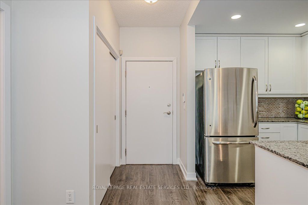 551 Maple Avenue 615, Burlington, ON L7S 1M7 photo 5