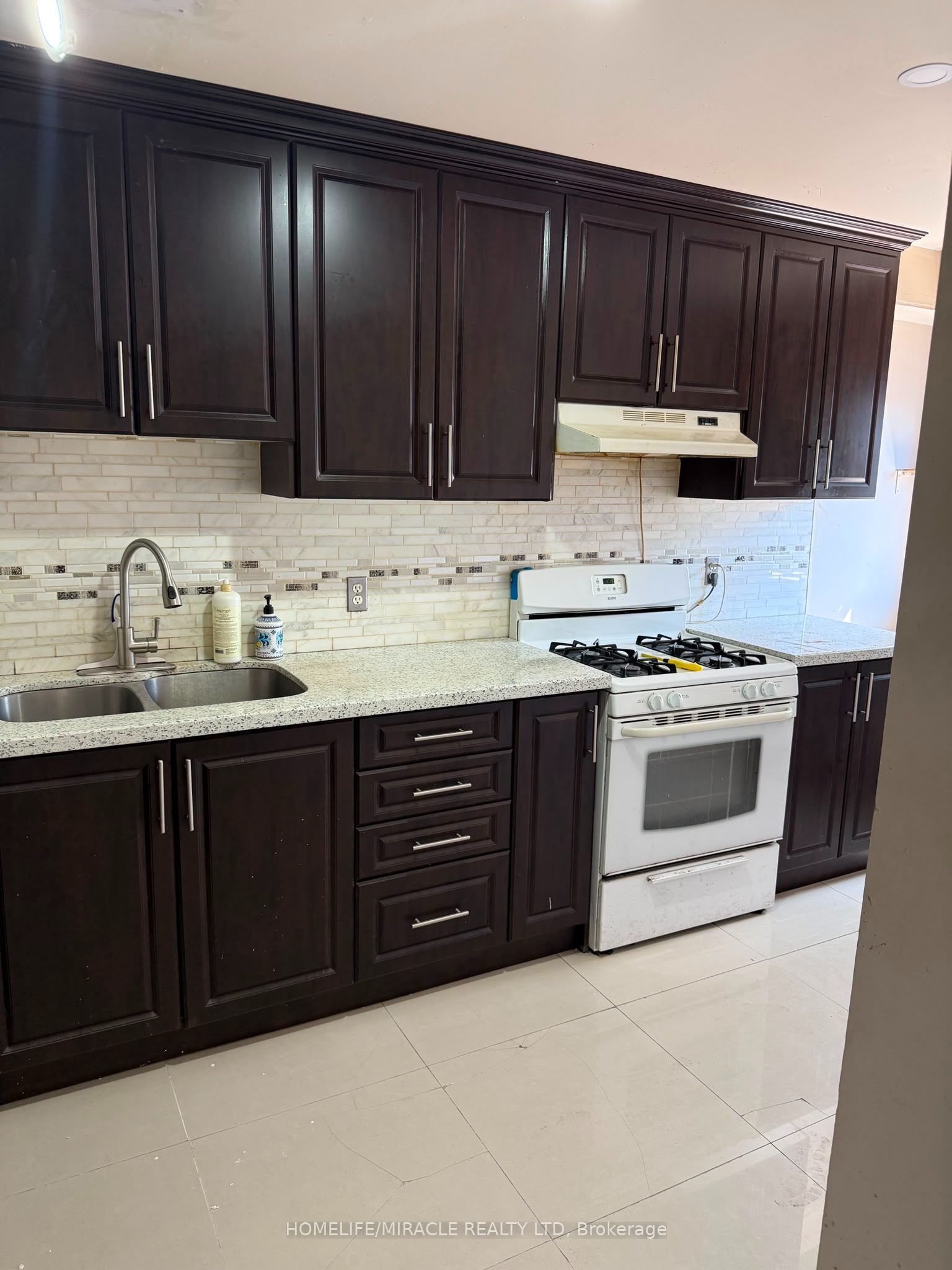 6429 Finch Avenue W 90, Toronto, ON M9V 1T3 photo 2