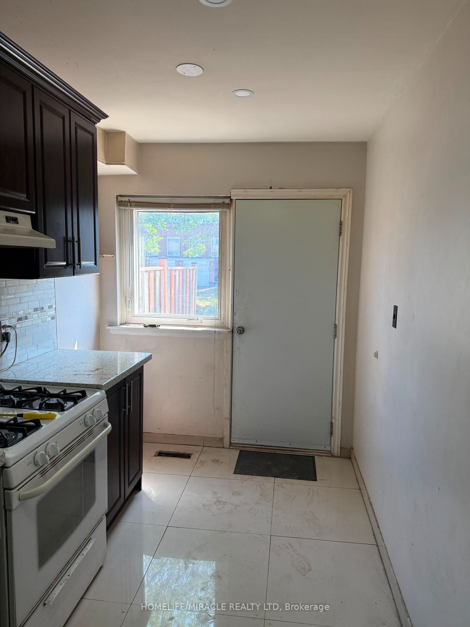 6429 Finch Avenue W 90, Toronto, ON M9V 1T3 photo 3