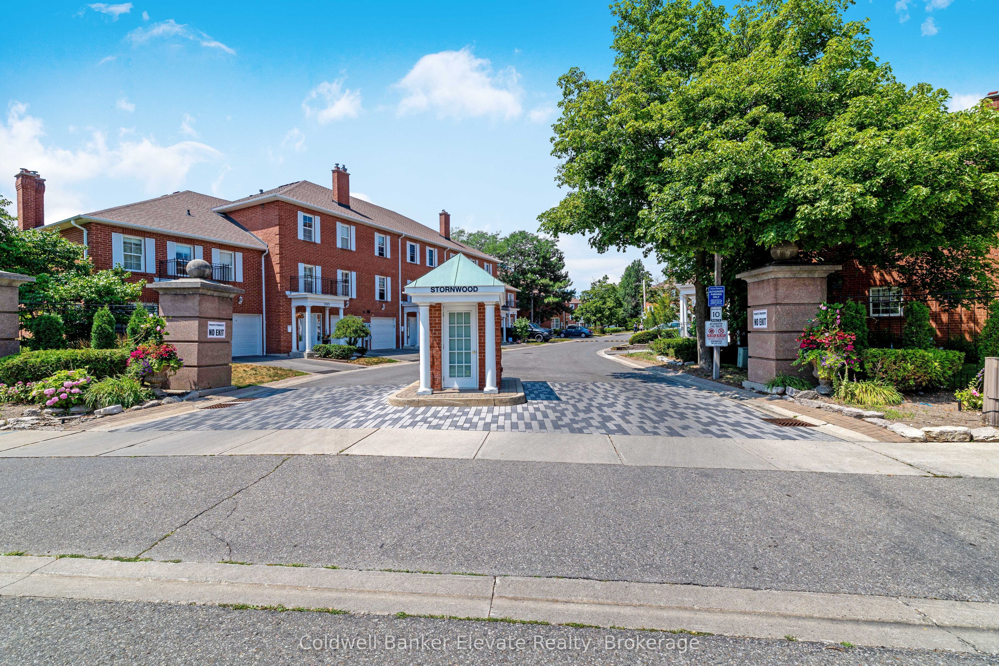 55 Stornwood Court, Brampton, ON L6W 4J1 photo 2