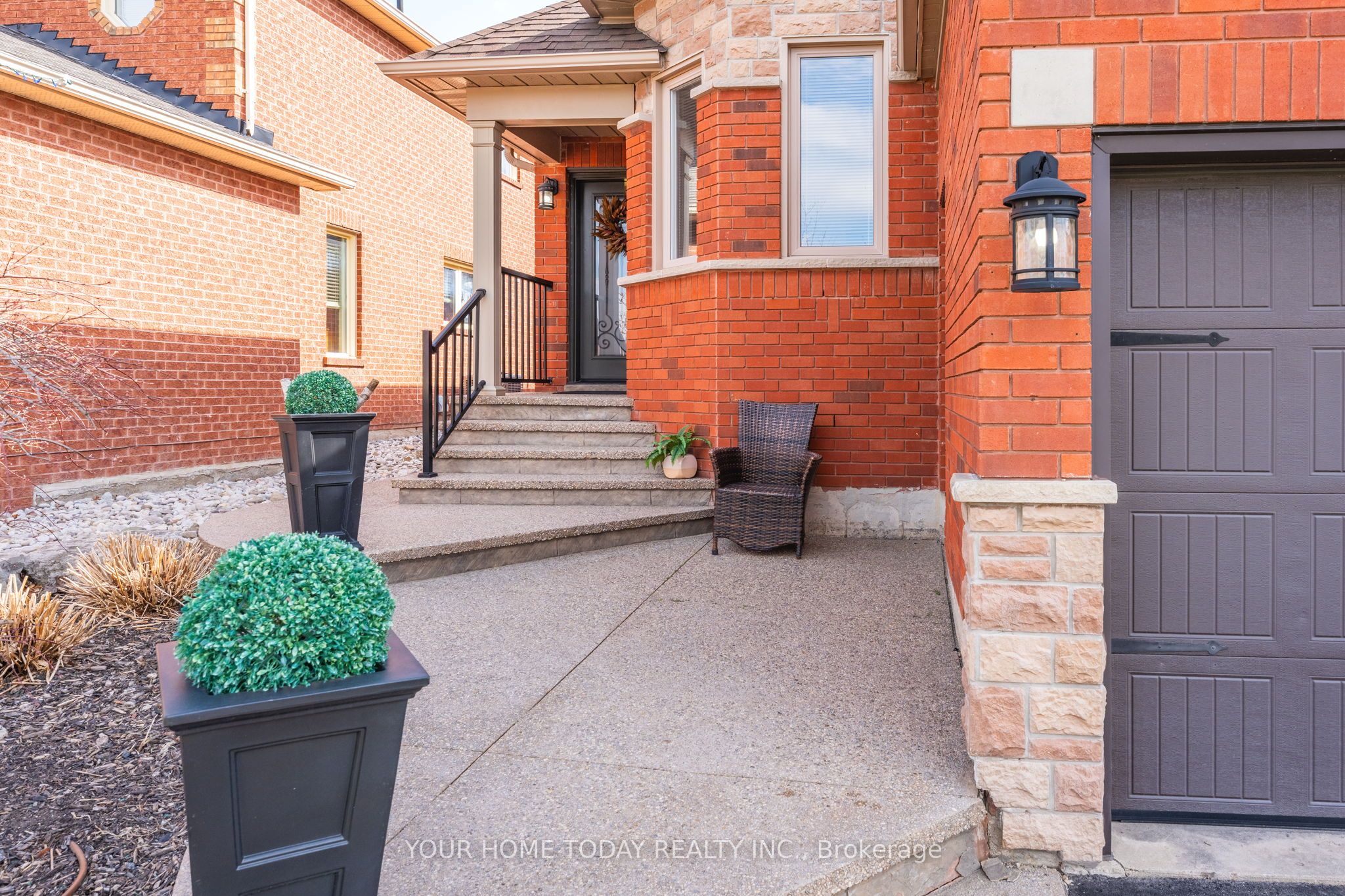 96 Lauchlin Crescent, Halton Hills, ON L7G 5R5 photo 4