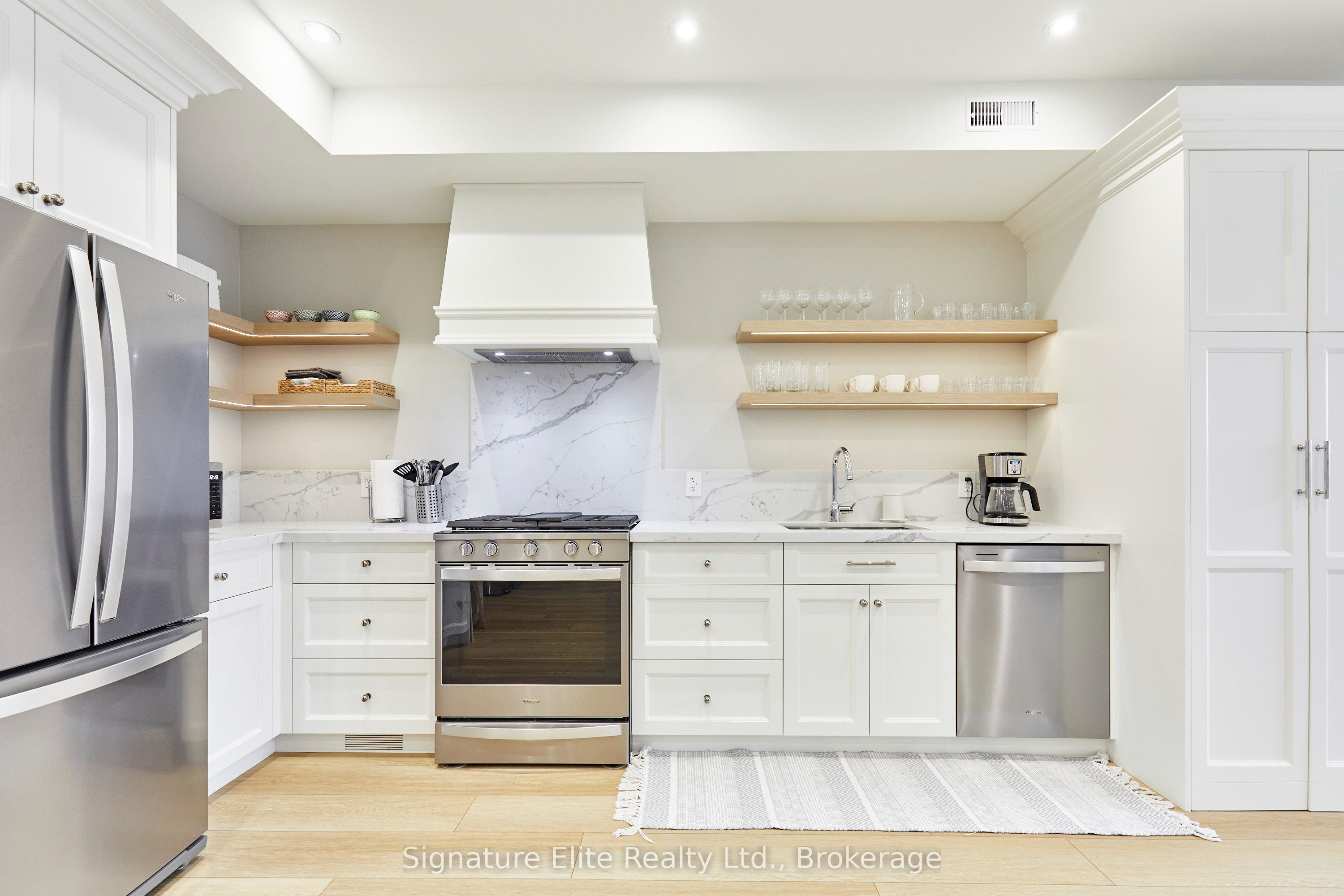 30 Amesbury Drive Unit 2, Toronto, ON M6M 4H4 photo 4