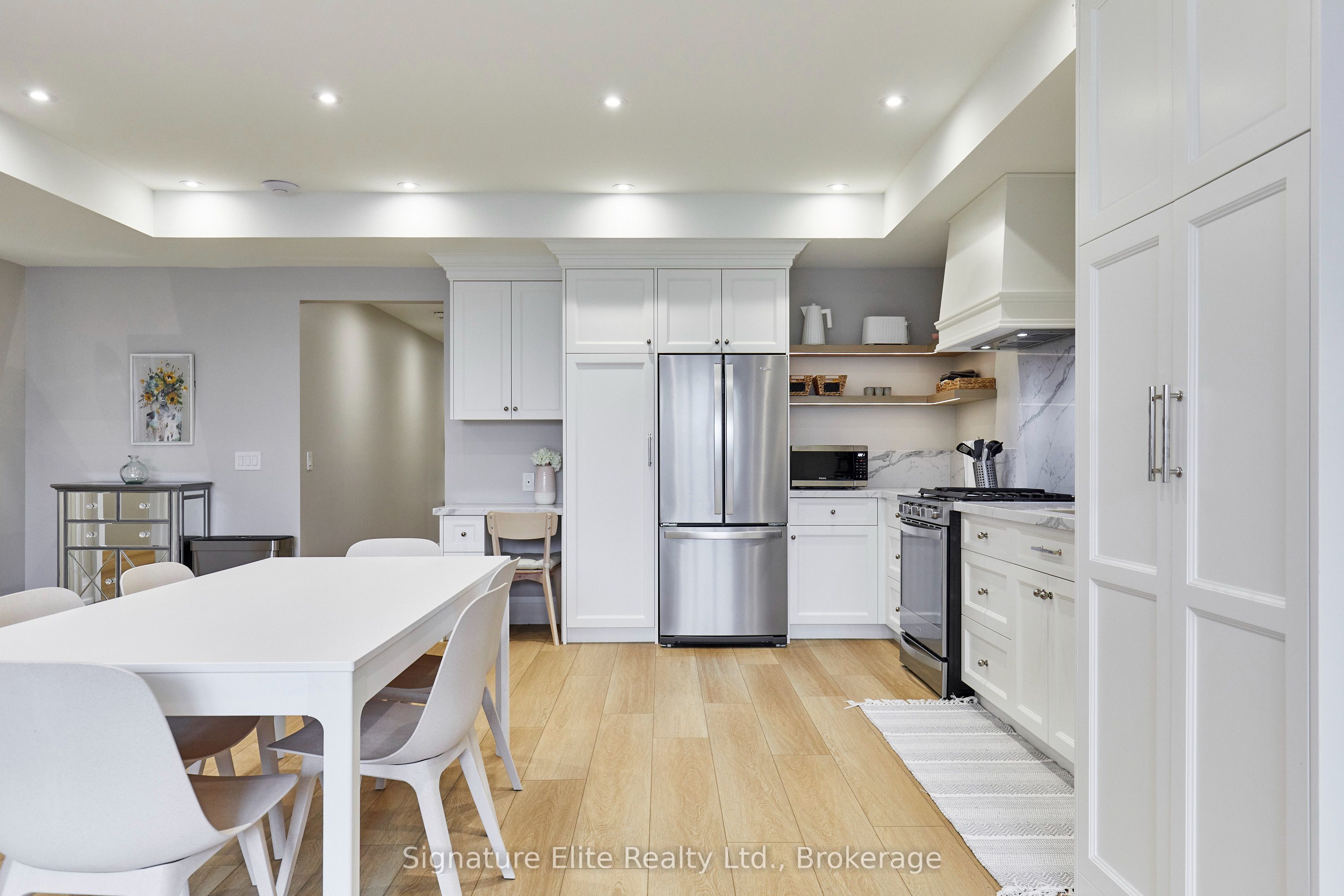 30 Amesbury Drive Unit 2, Toronto, ON M6M 4H4 photo 5