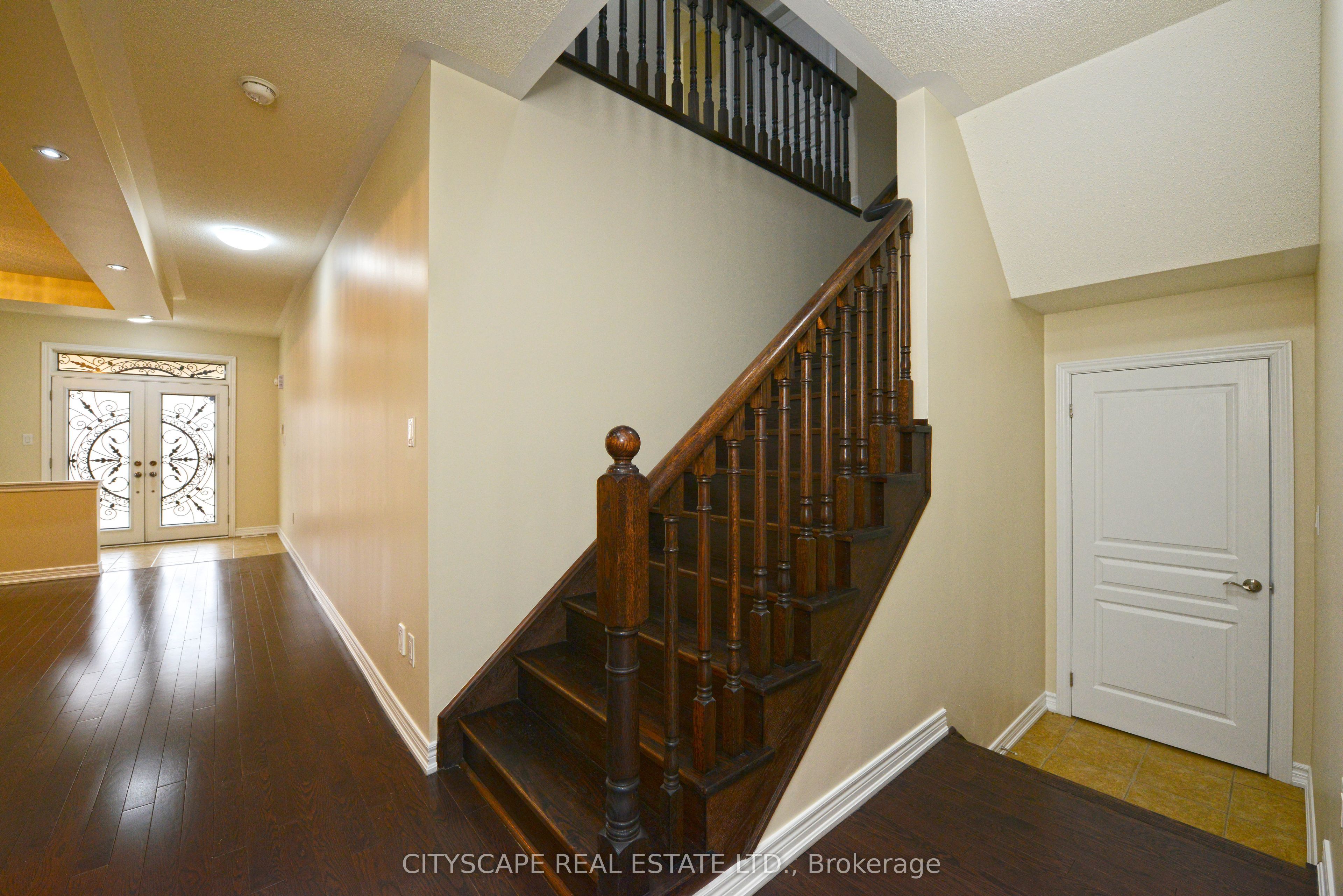 32 Fallmeadow Circle, Brampton, ON L6Y 0Y8 photo 5
