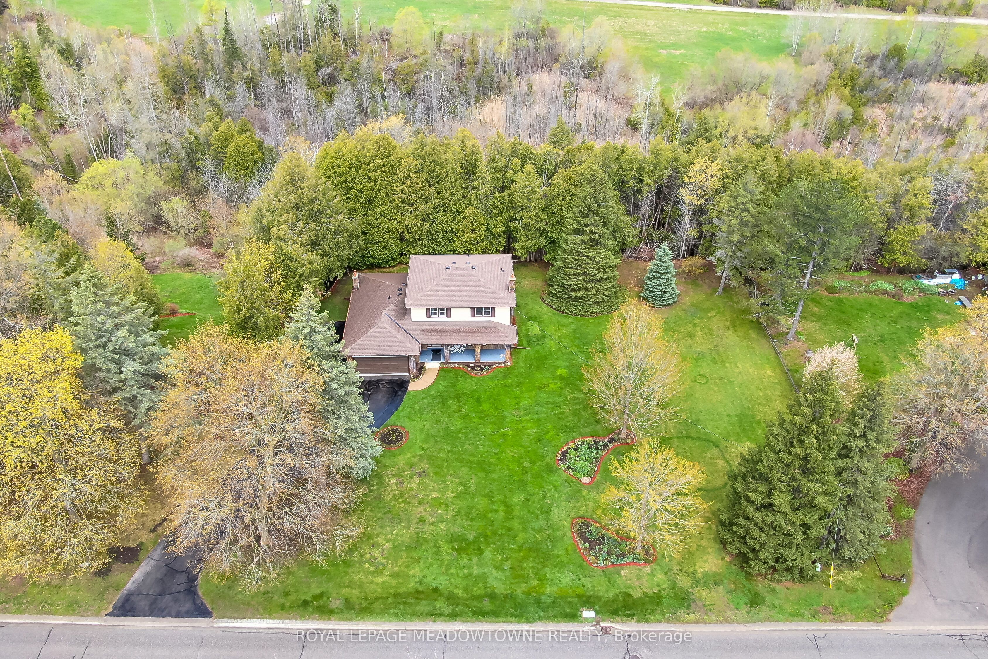 39 Wildwood Road, Halton Hills, ON L7G 2W8