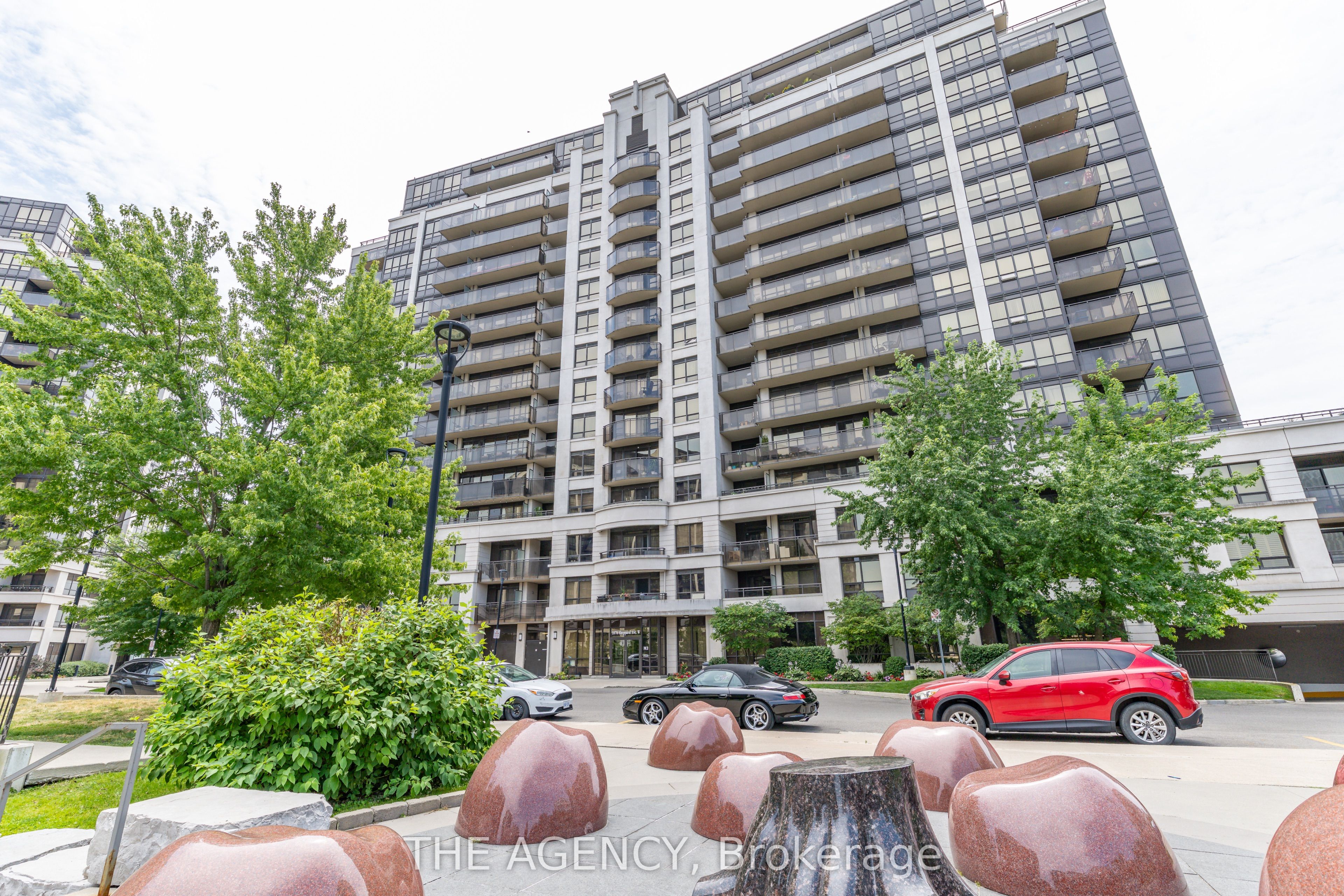 1070 Sheppard Avenue 1004, Toronto, ON M3J 0G8