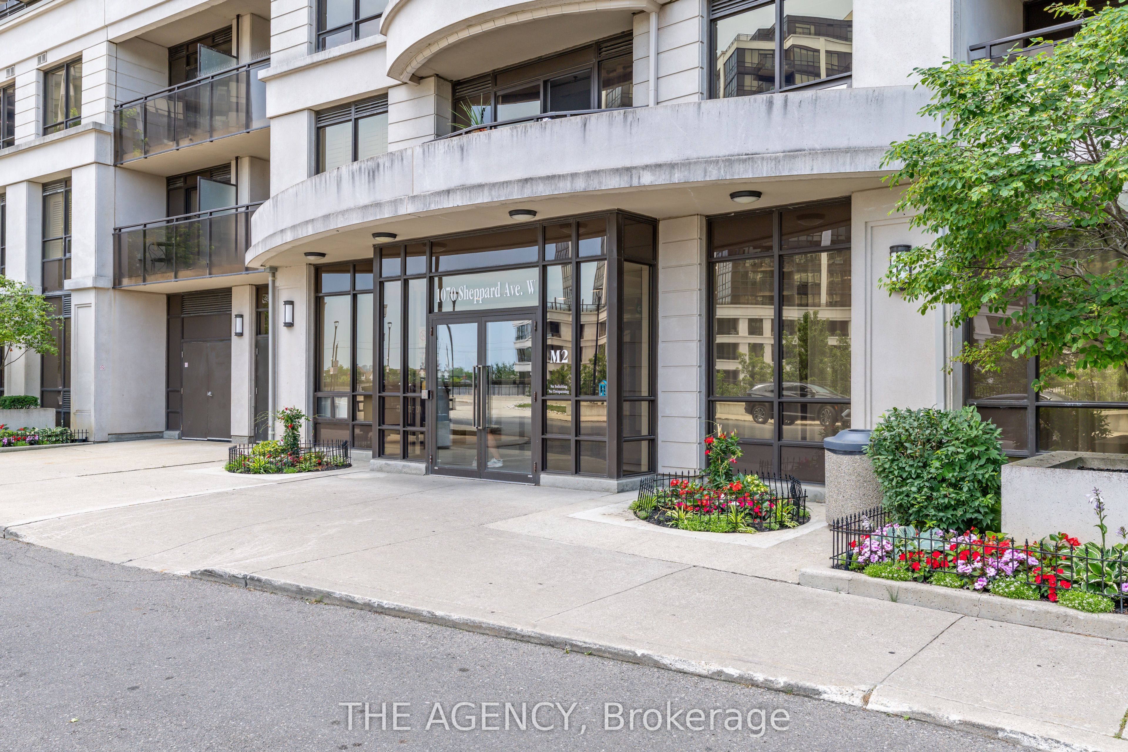 1070 Sheppard Avenue 1004, Toronto, ON M3J 0G8 photo 2