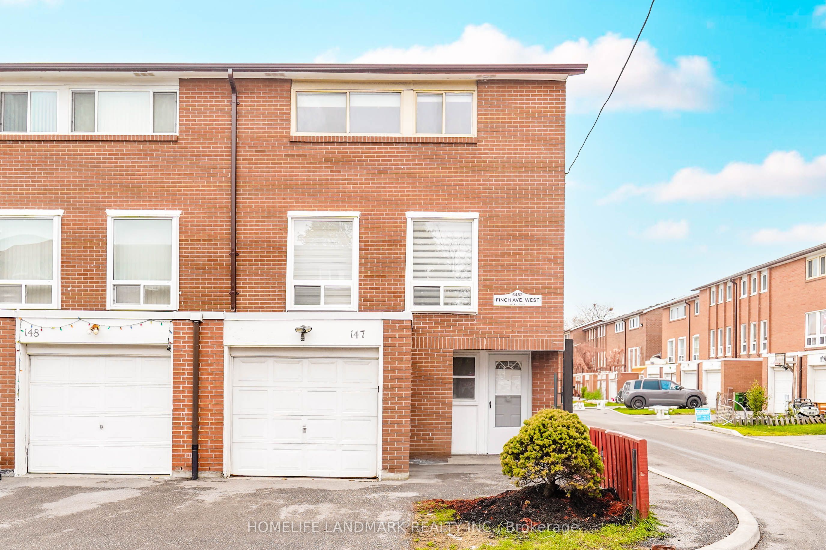6452 Finch Avenue W 147, Toronto, ON M9V 1T4