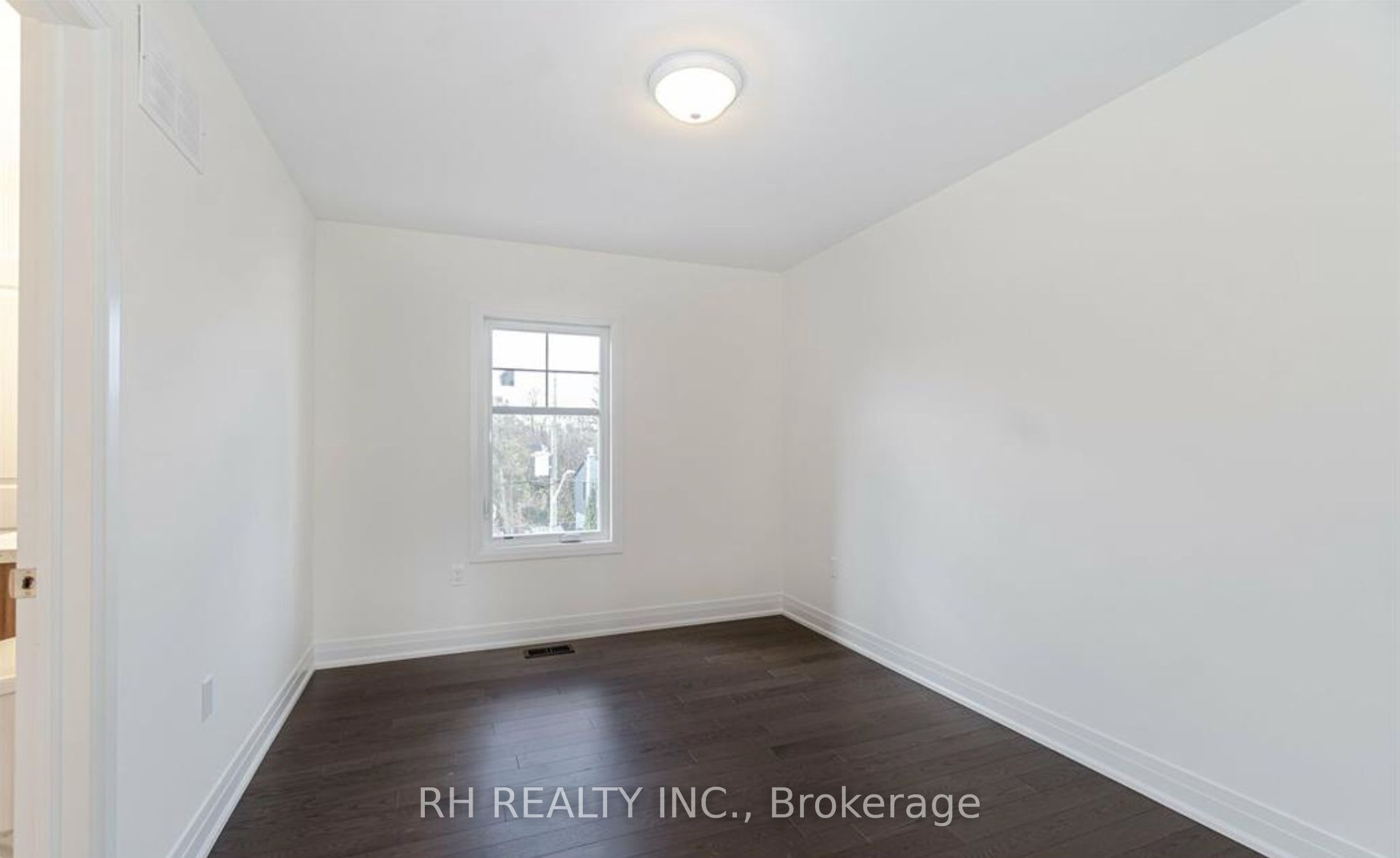 2087 Primate Road, Mississauga, ON L4Y 0H2 photo 5