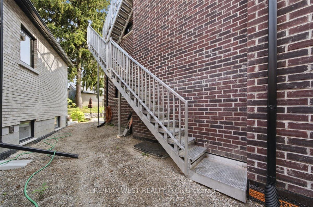 50 Rotherham Avenue, Toronto, ON M6M 1M2 photo 4