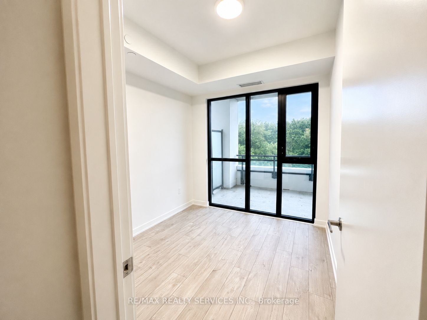 740 Whitlock Avenue 301, Milton, ON L9E 2B6 photo 4