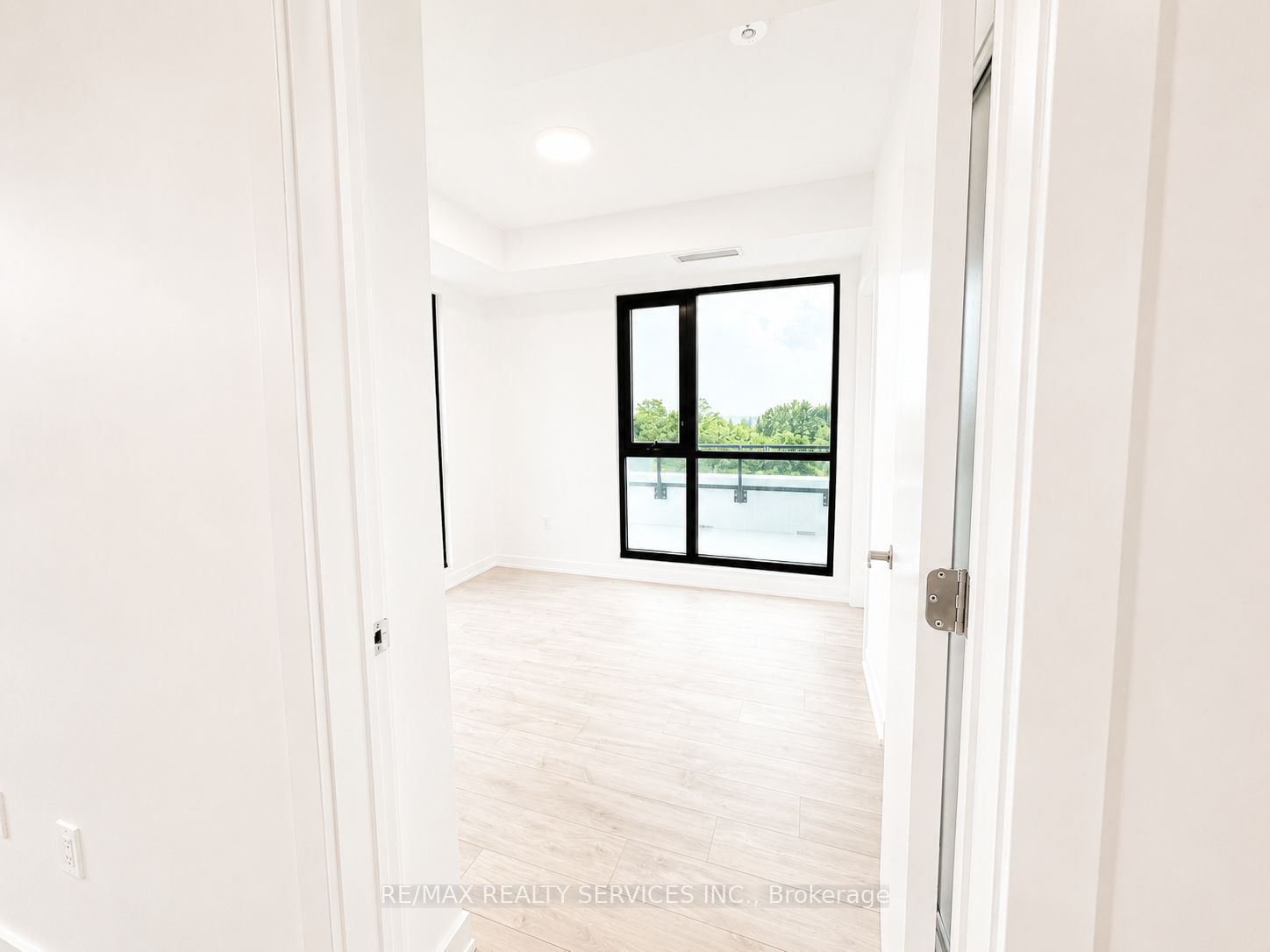 740 Whitlock Avenue 301, Milton, ON L9E 2B6 photo 5