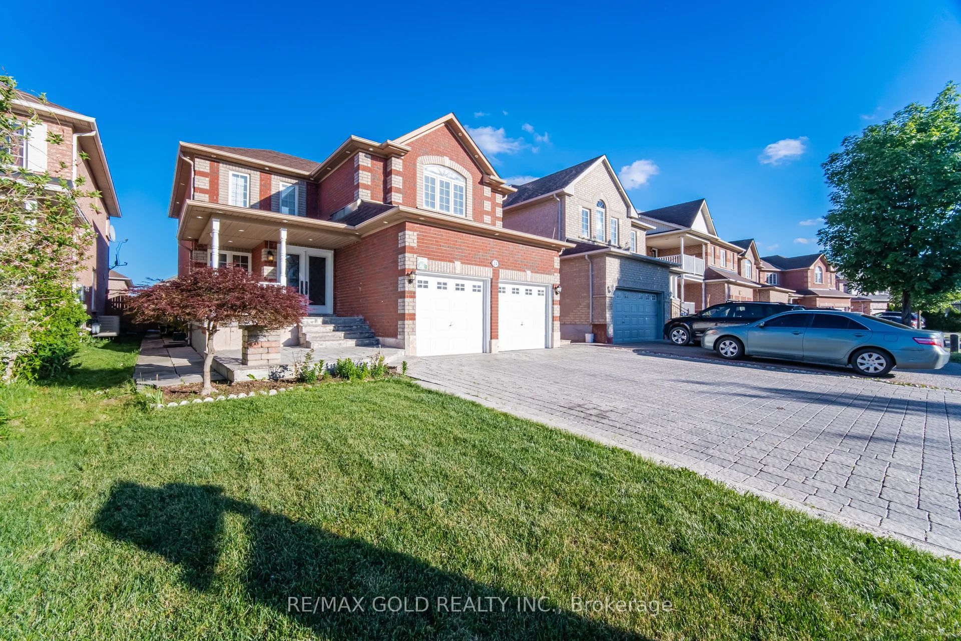 24 Whitehouse Crescent, Brampton, ON L6P 1M2 photo 2