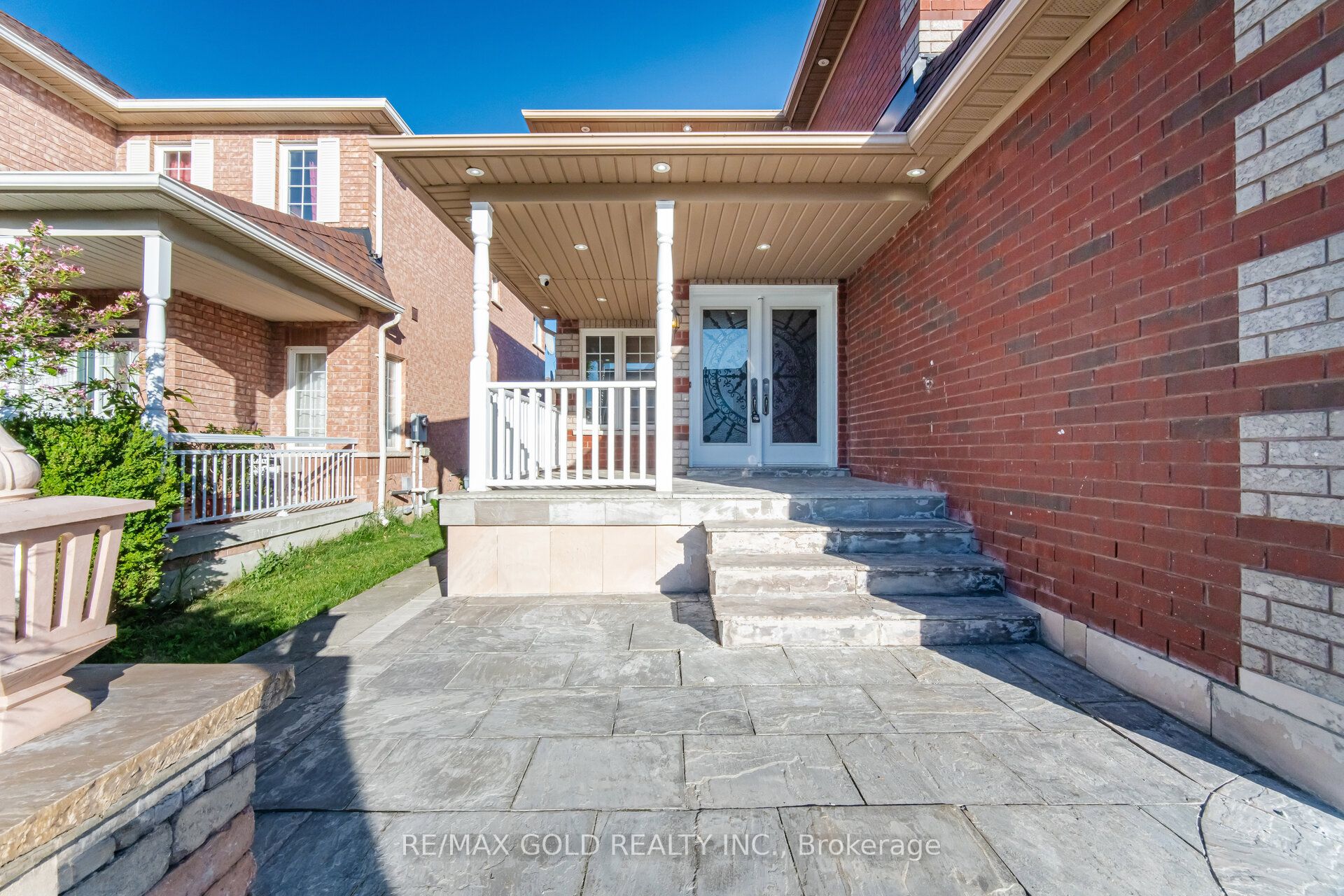 24 Whitehouse Crescent, Brampton, ON L6P 1M2 photo 3