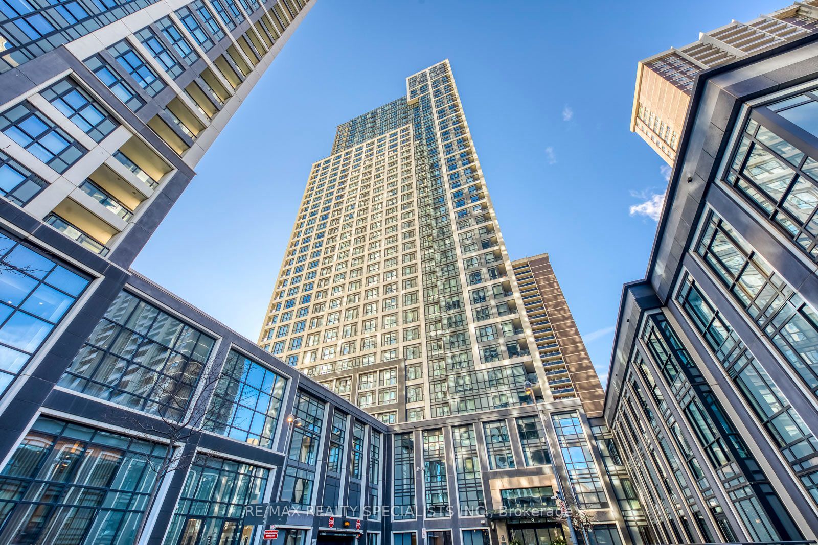 9 Mabelle Avenue 2621, Toronto, ON M9A 0E1