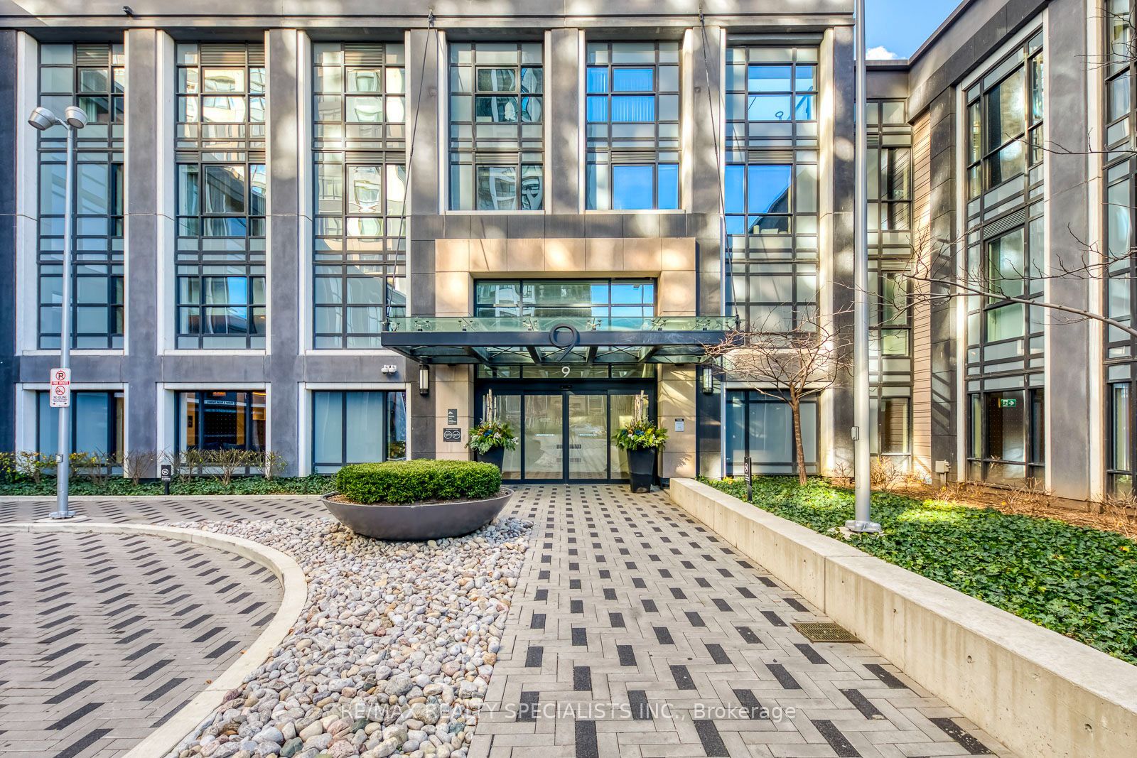 9 Mabelle Avenue 2621, Toronto, ON M9A 0E1 photo 2