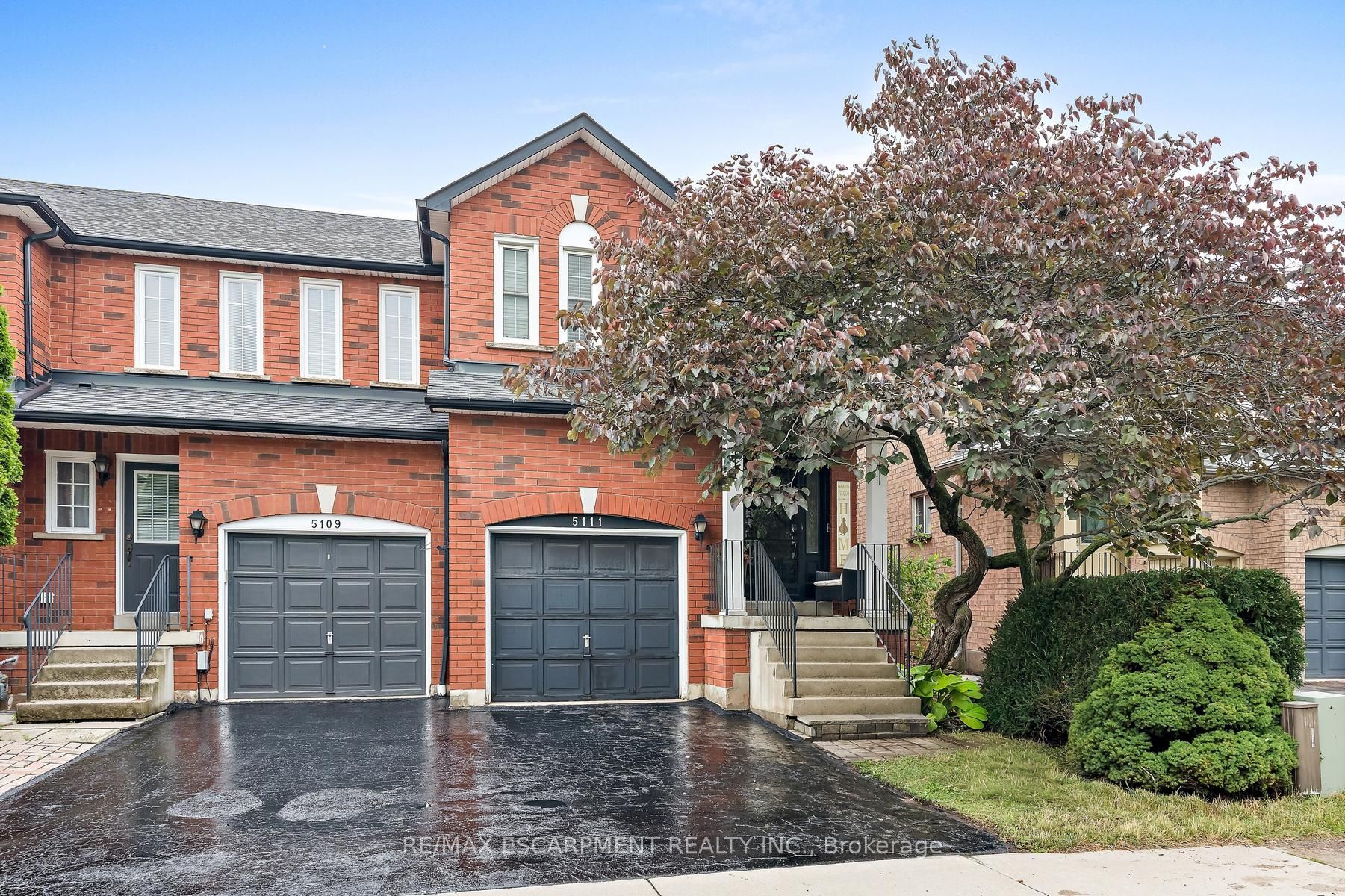 5111 SILVERCREEK Drive, Burlington, ON L7L 6K5 photo 2