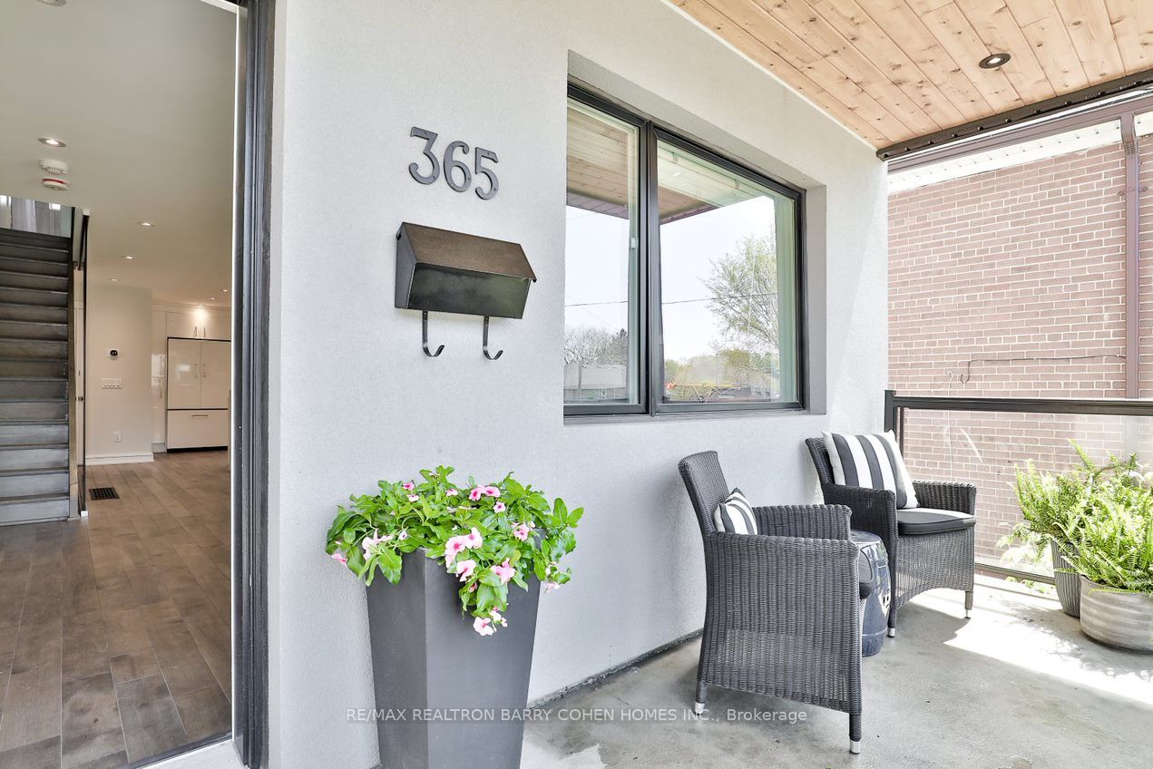 365 Harvie Avenue, Toronto, ON M6E 4L7 photo 2
