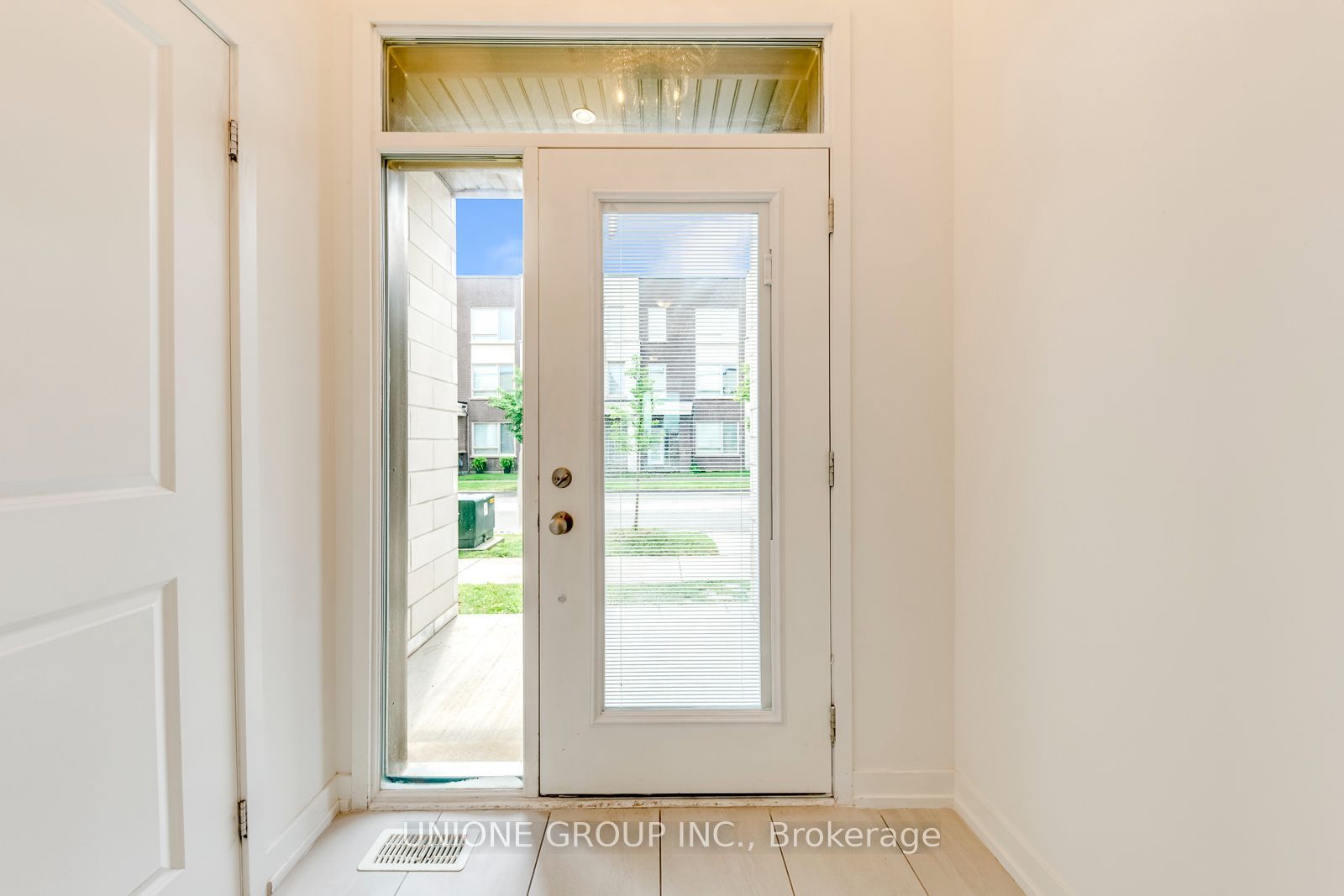 3177 Mintwood Circle, Oakville, ON L6H 0N9 photo 3