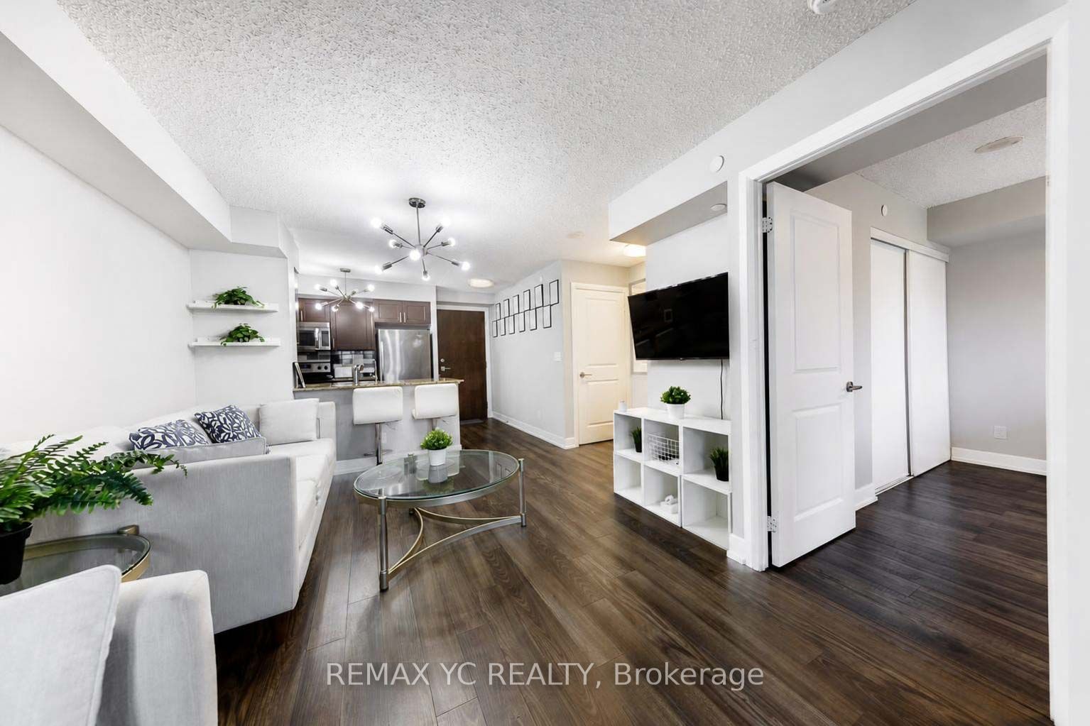 2 Eva Road 1130, Toronto, ON M9C 0A9 photo 4