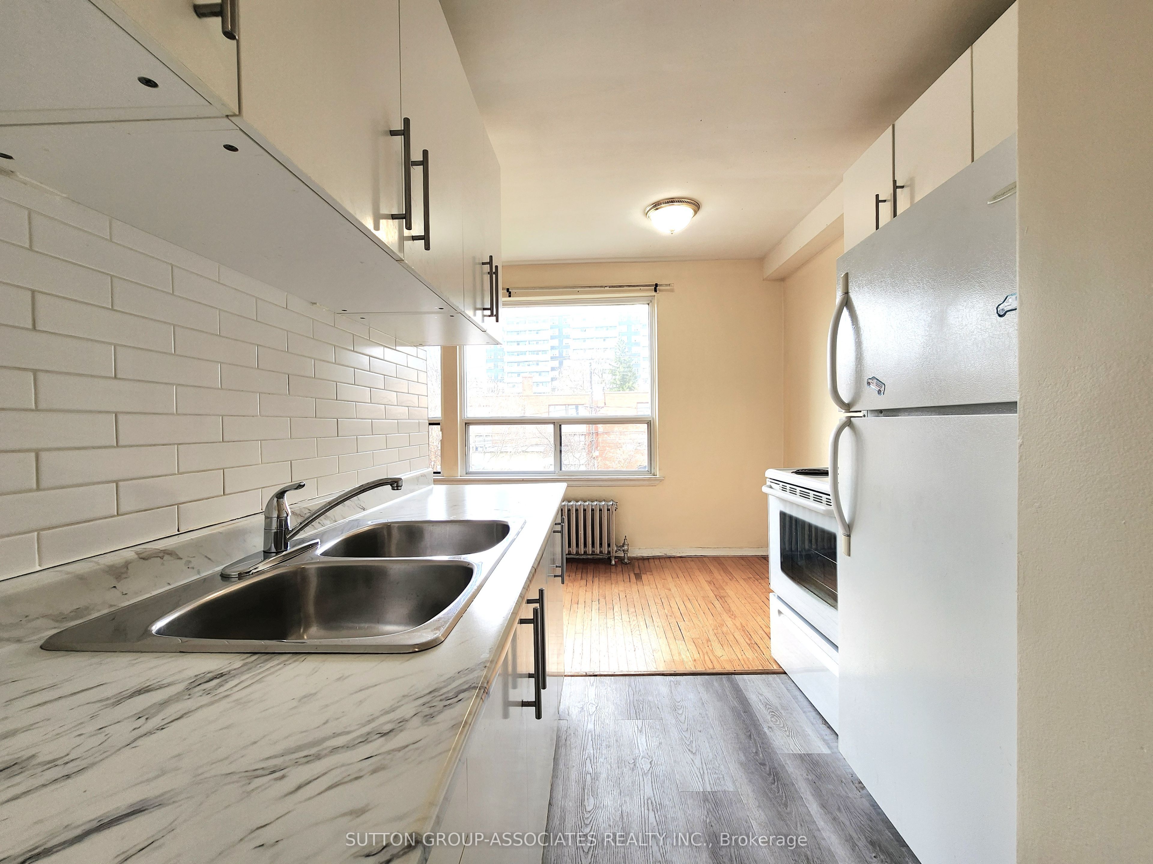 3 Greenbrook Drive 301, Toronto, ON M6M 2J8 photo 3