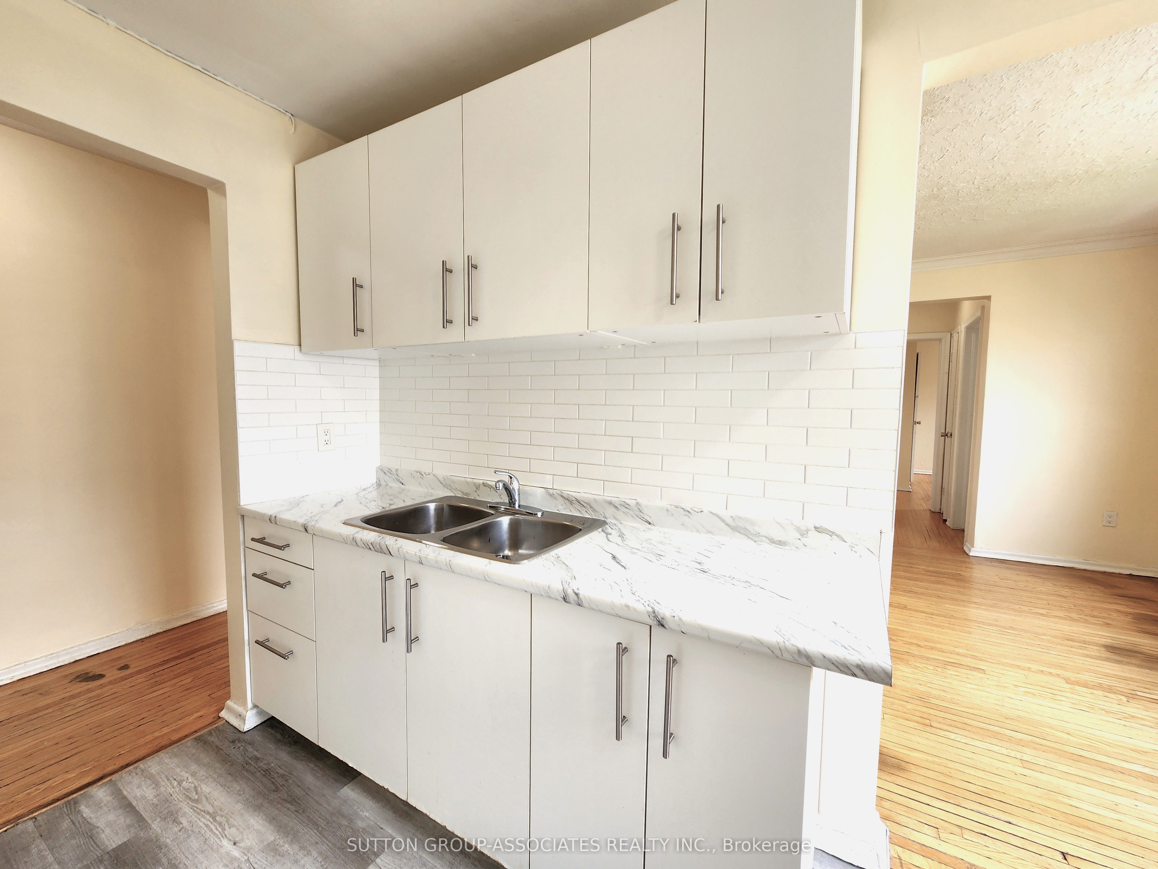 3 Greenbrook Drive 301, Toronto, ON M6M 2J8 photo 4