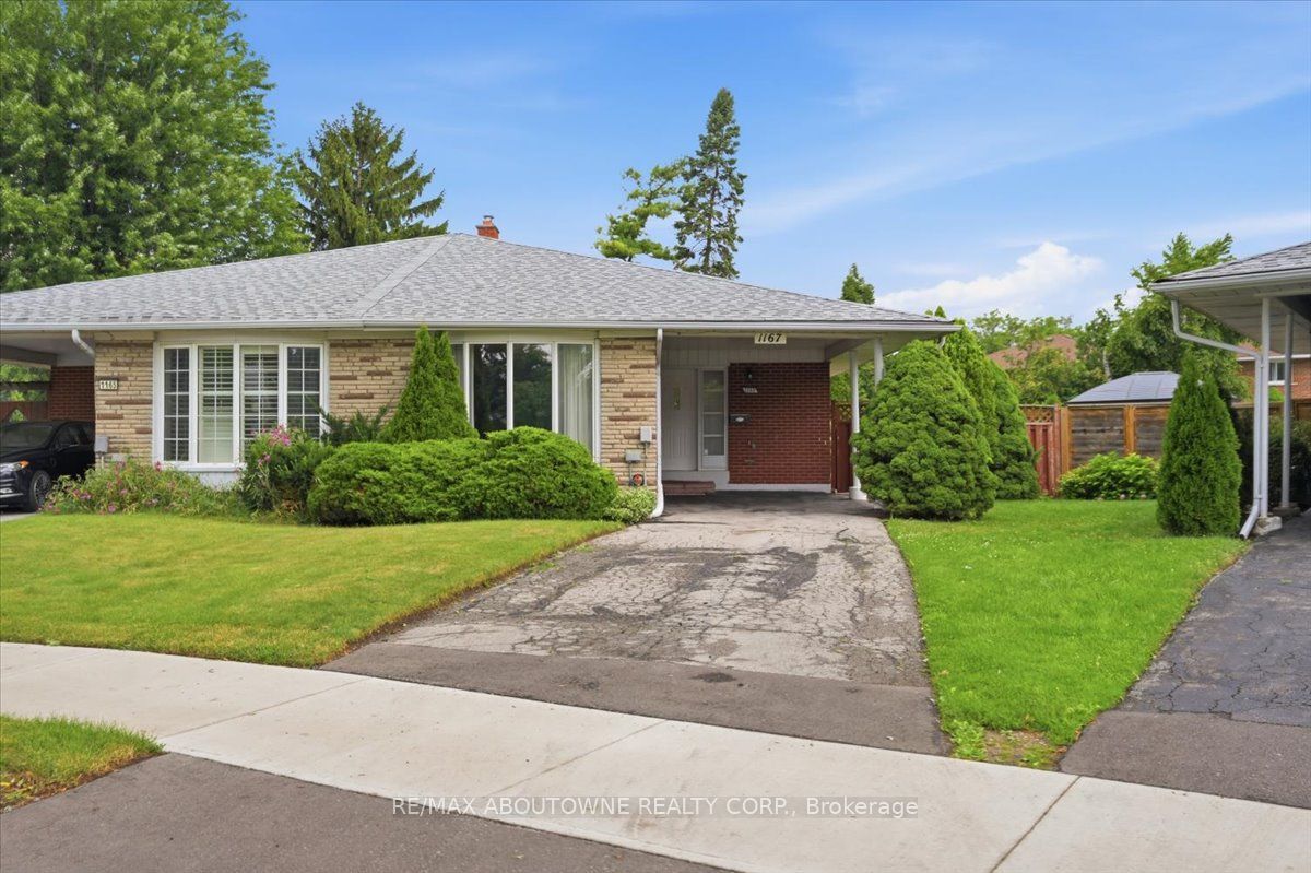 1167 Saturnia Crescent, Mississauga, ON L4Y 2M2