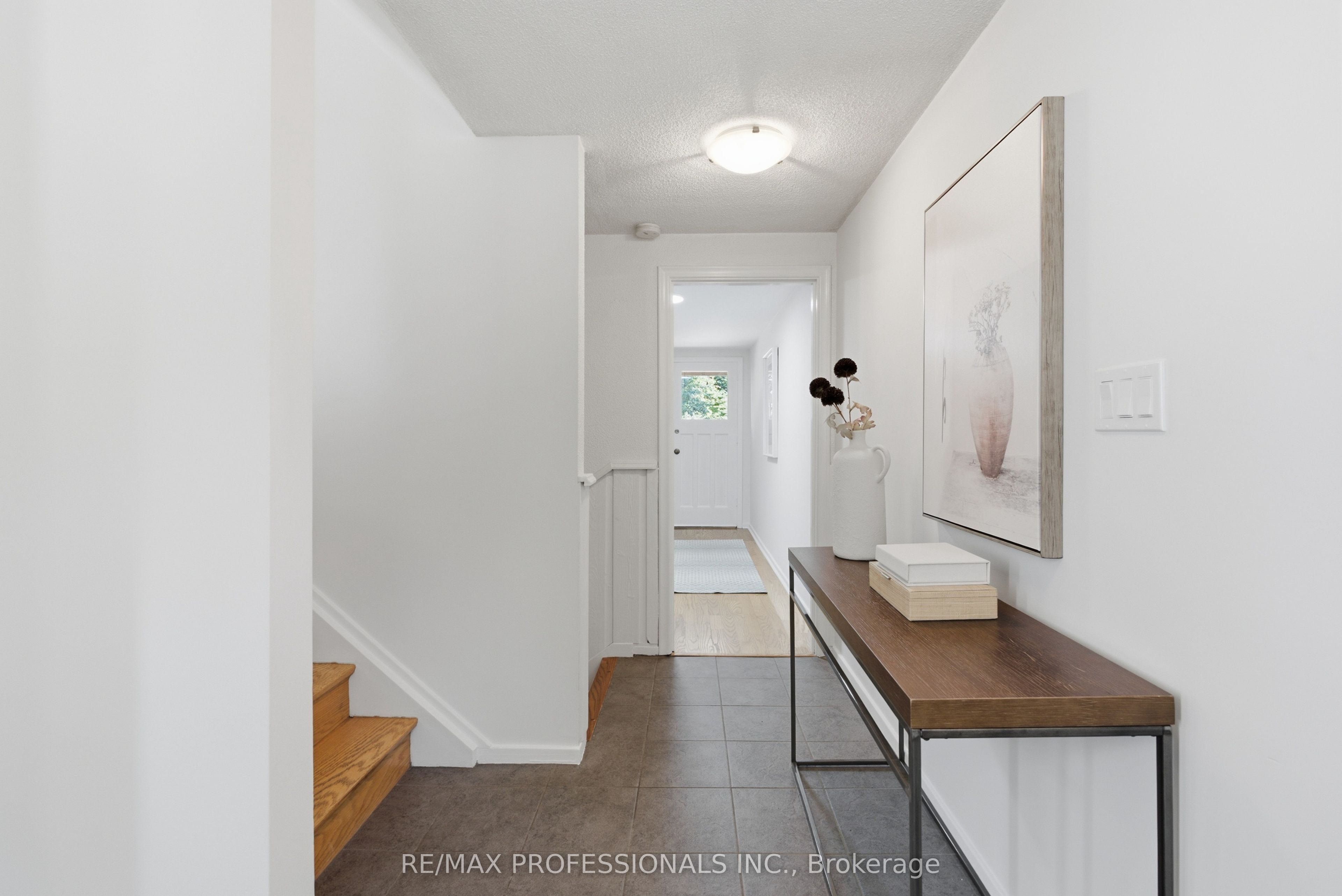 89 Glen Agar Drive, Toronto, ON M9B 5M3 photo 3