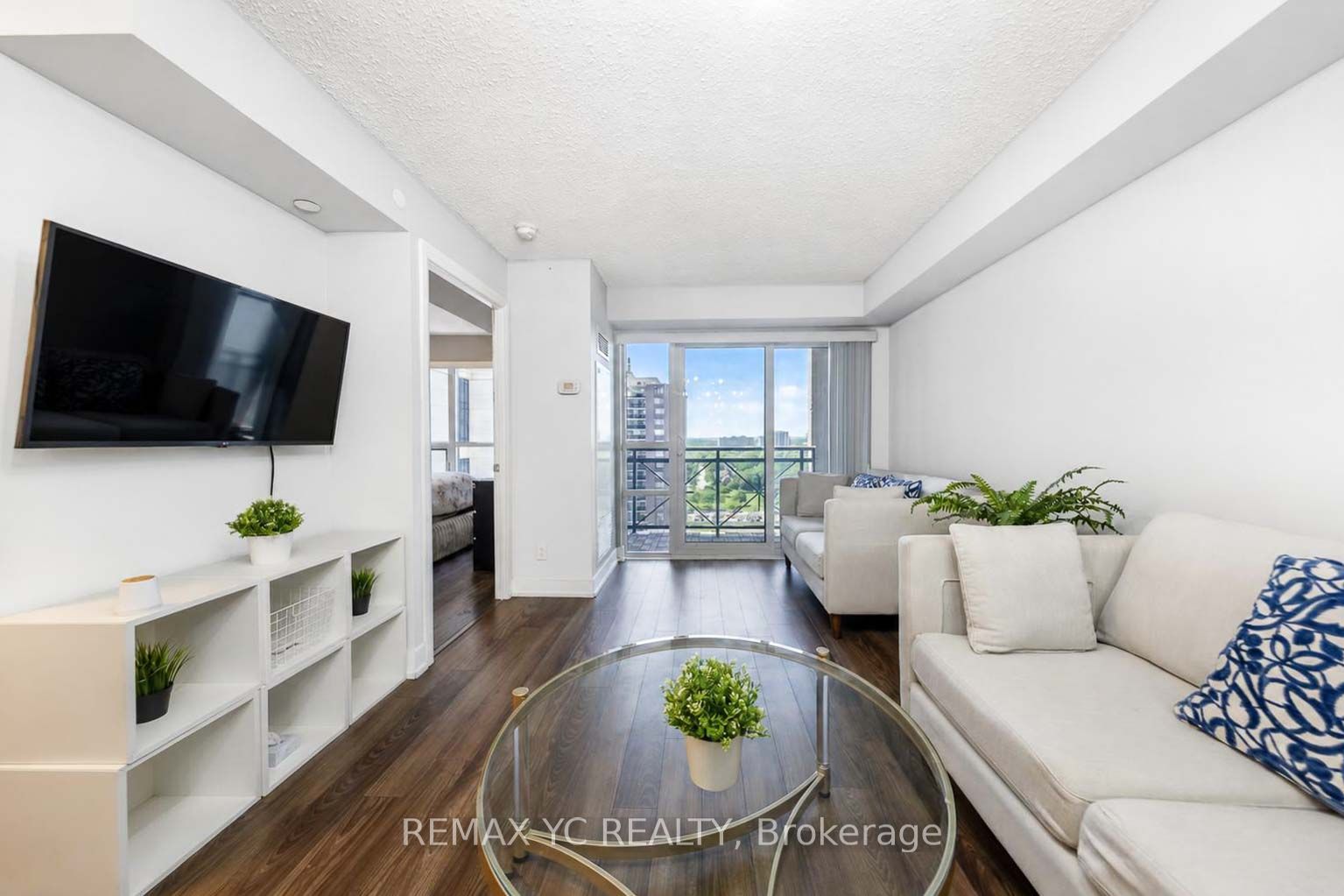 2 Eva Road 1130 (Fully Furnished), Toronto, ON M9C 0A9 photo 3