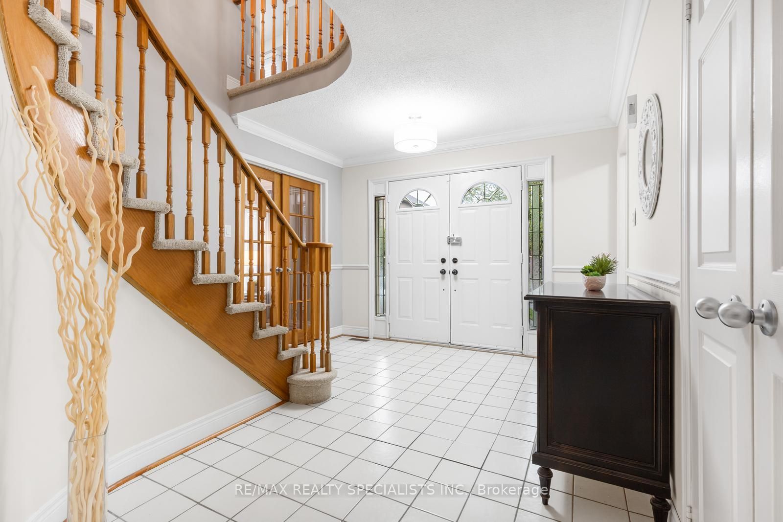 3251 Trelawny Circle, Mississauga, ON L5N 5G7 photo 3