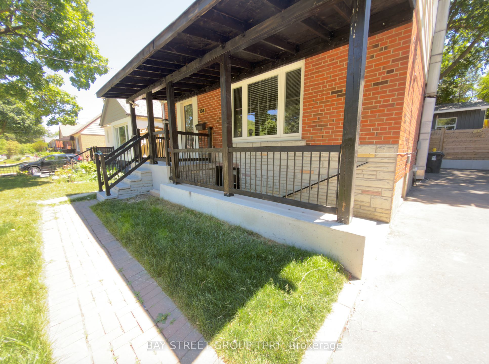 134 Clearbrooke Circle, Toronto, ON M9W 2G1 photo 3