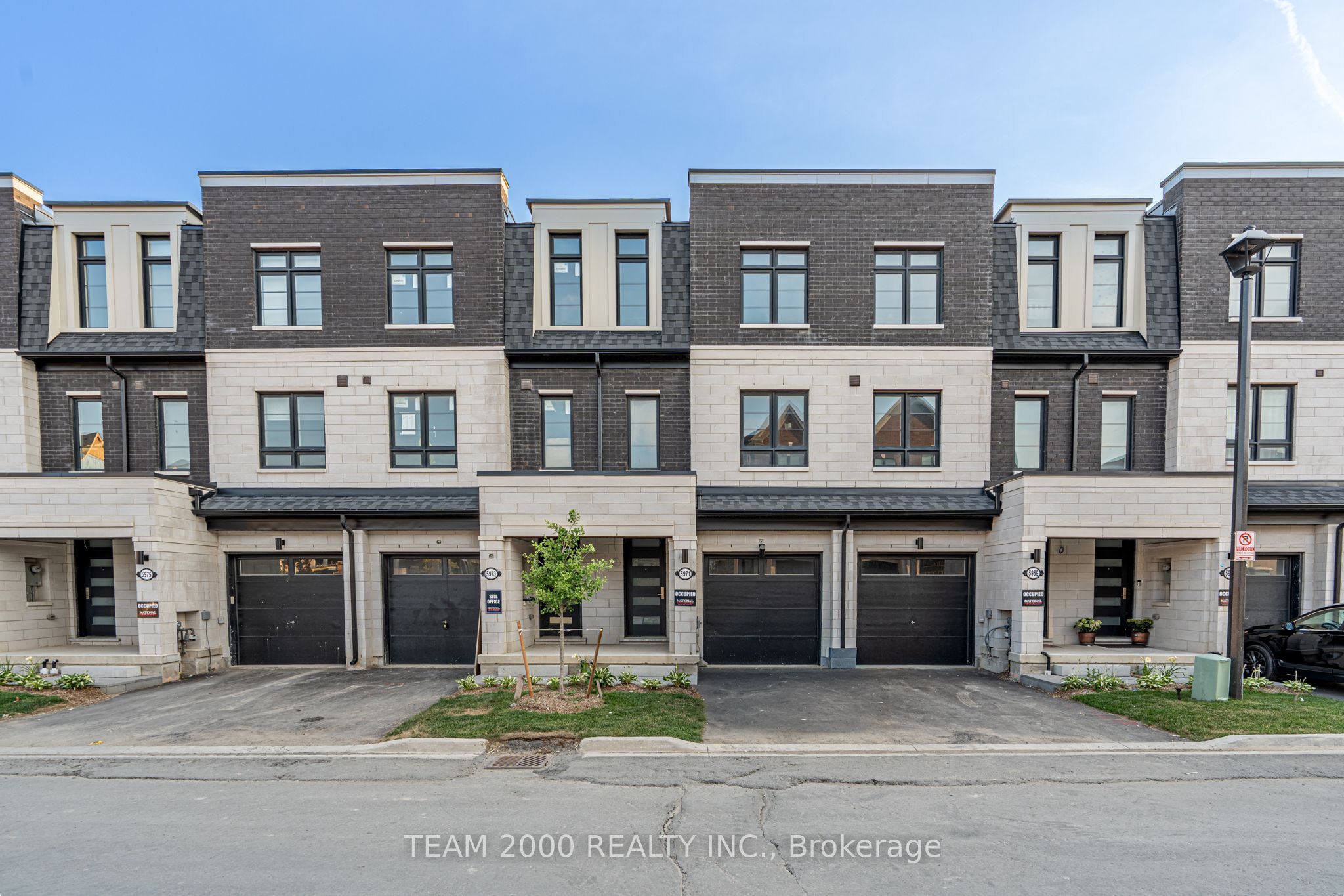 5971 Saigon Street, Mississauga, ON L5V 0E9 photo 3