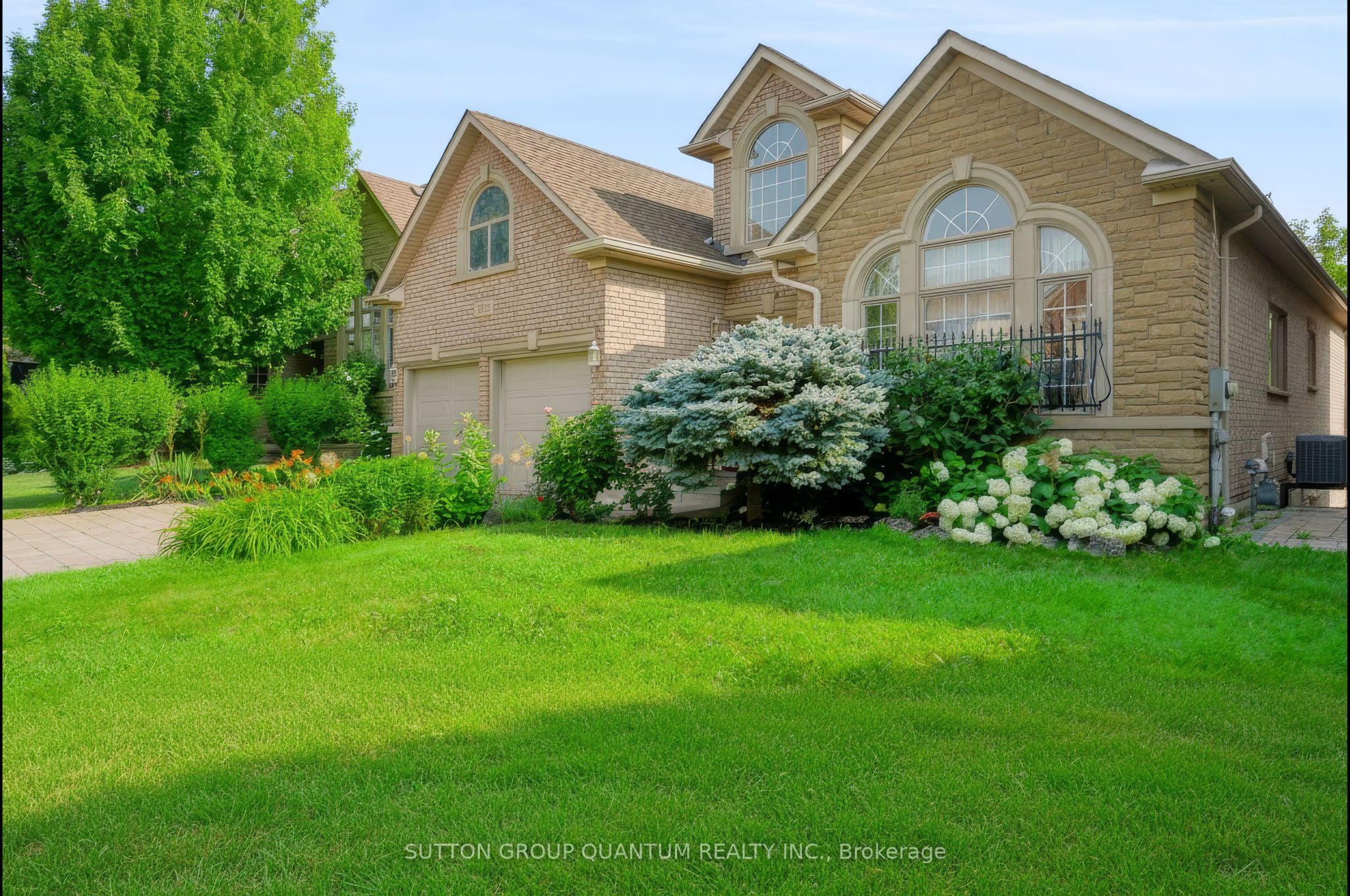 1536 Pinery Crescent, Oakville, ON L6H 7J9 photo 2